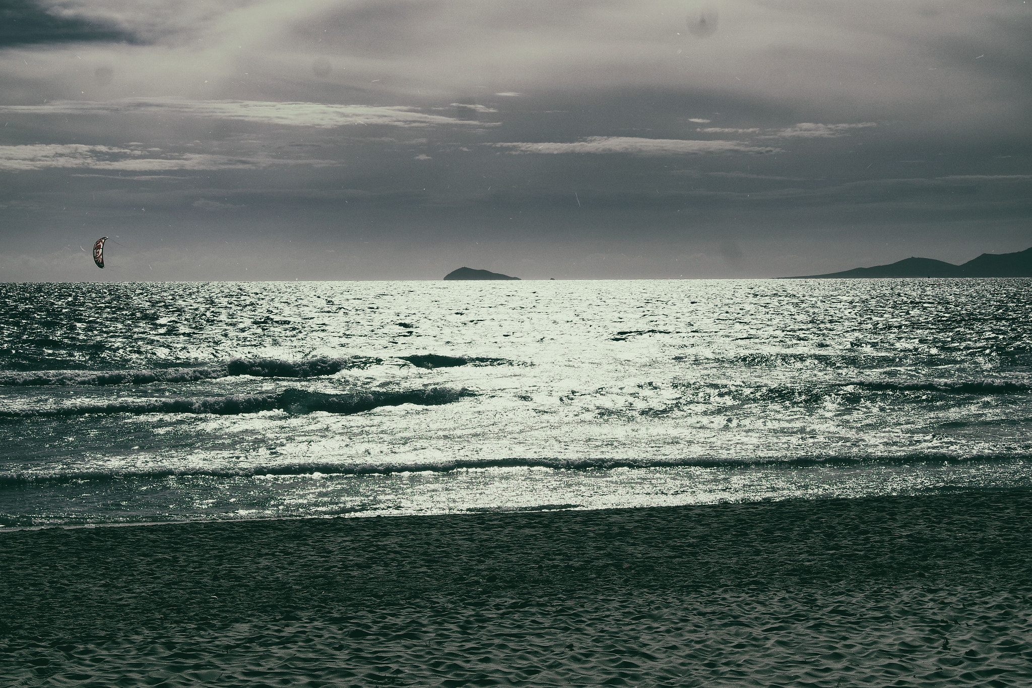 Samsung NX3000 + NX 20-50mm F3.5-5.6 sample photo. Only sea photography