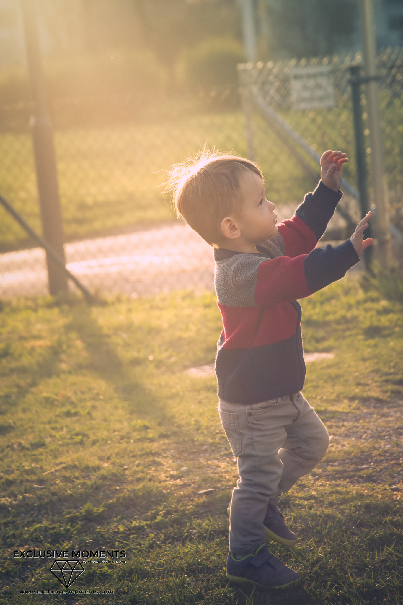 Nikon D7200 + Sigma 24-105mm F4 DG OS HSM Art sample photo. Boy reaching high photography