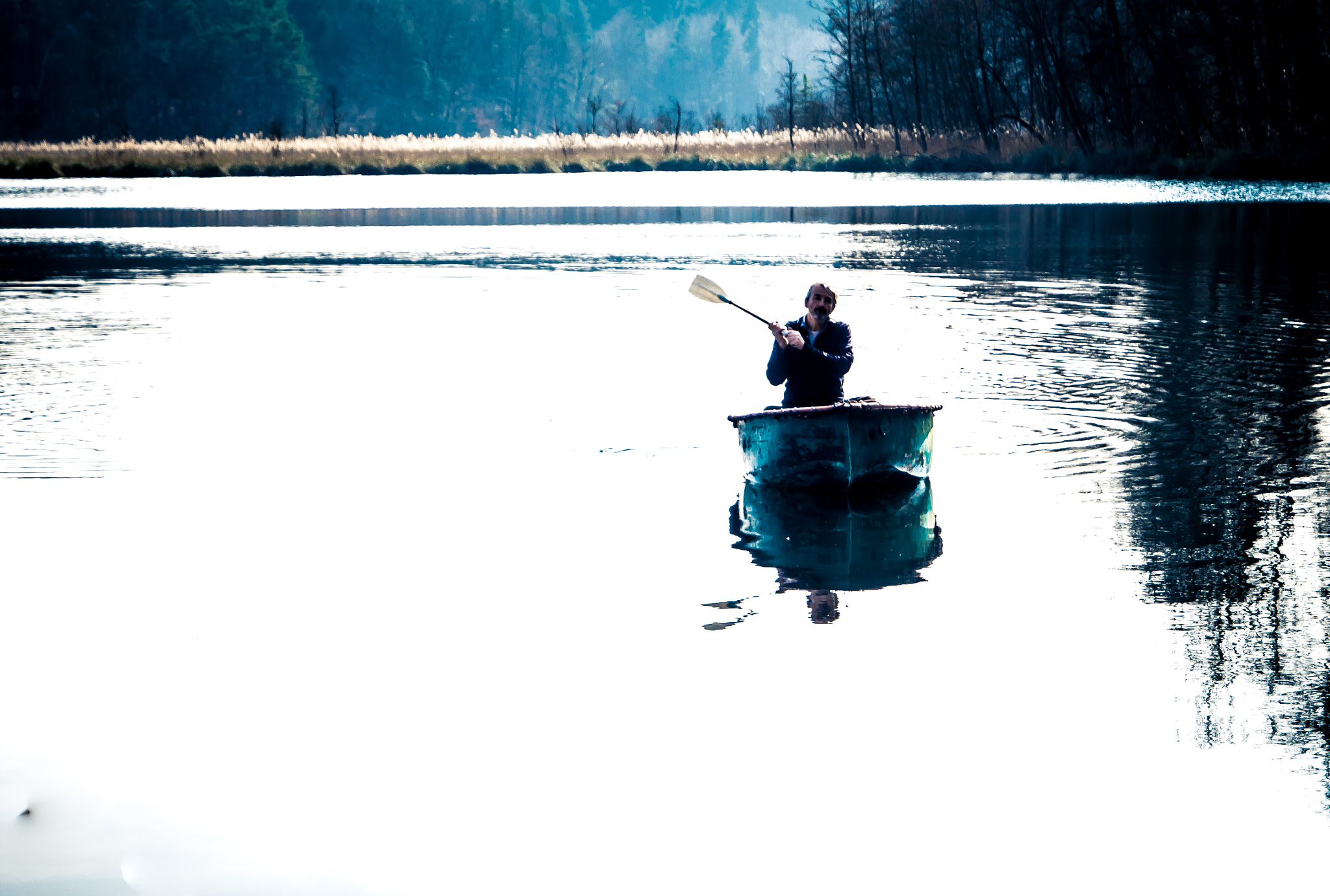 Panasonic Lumix DMC-GX7 + OLYMPUS M.12-50mm F3.5-6.3 sample photo. The rower photography