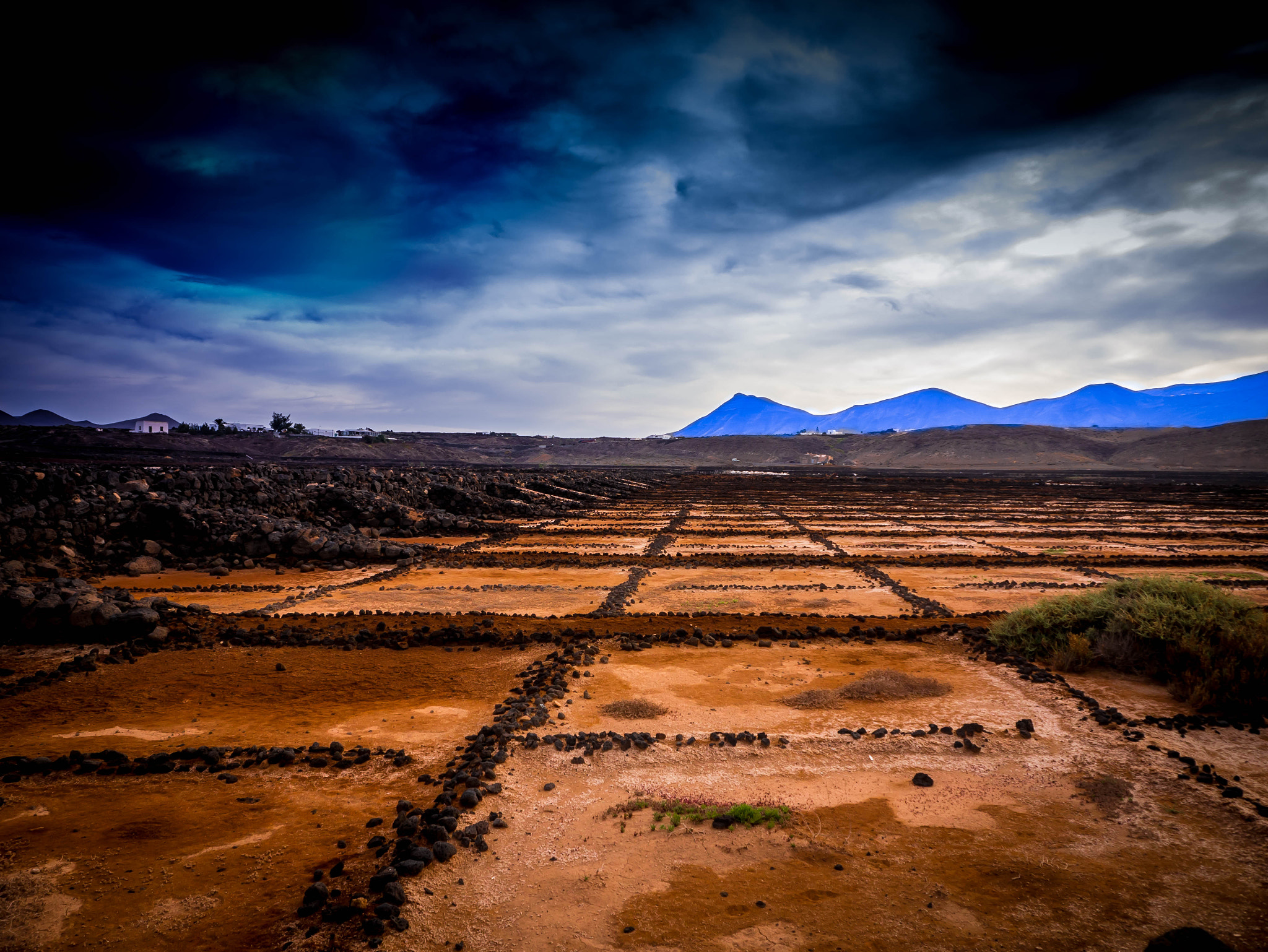 Panasonic Lumix DMC-GX7 + OLYMPUS M.12-50mm F3.5-6.3 sample photo. Salinas de janubio photography