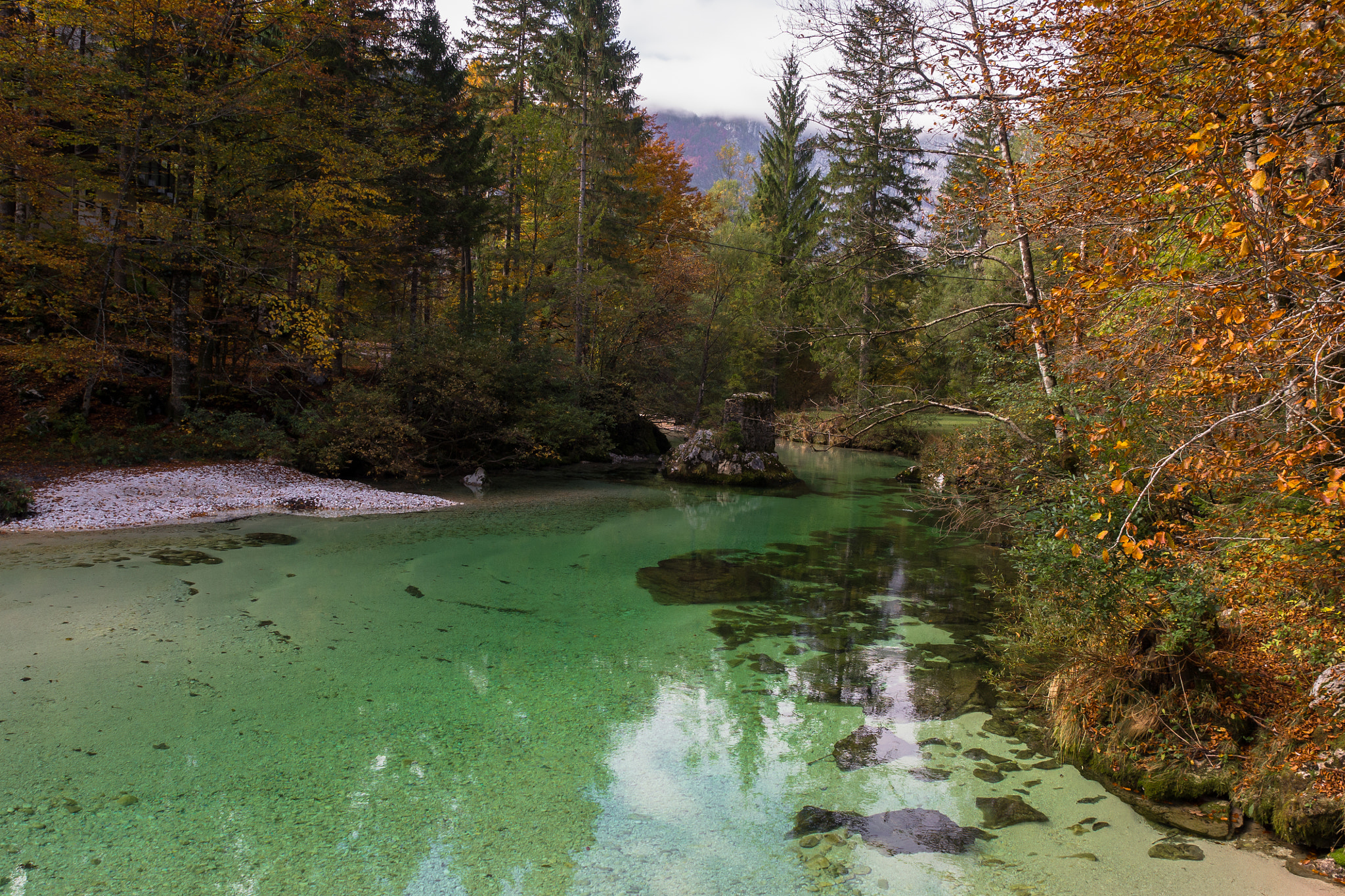 Olympus Zuiko Digital ED 12-60mm F2.8-4.0 SWD sample photo. Autumn waters photography