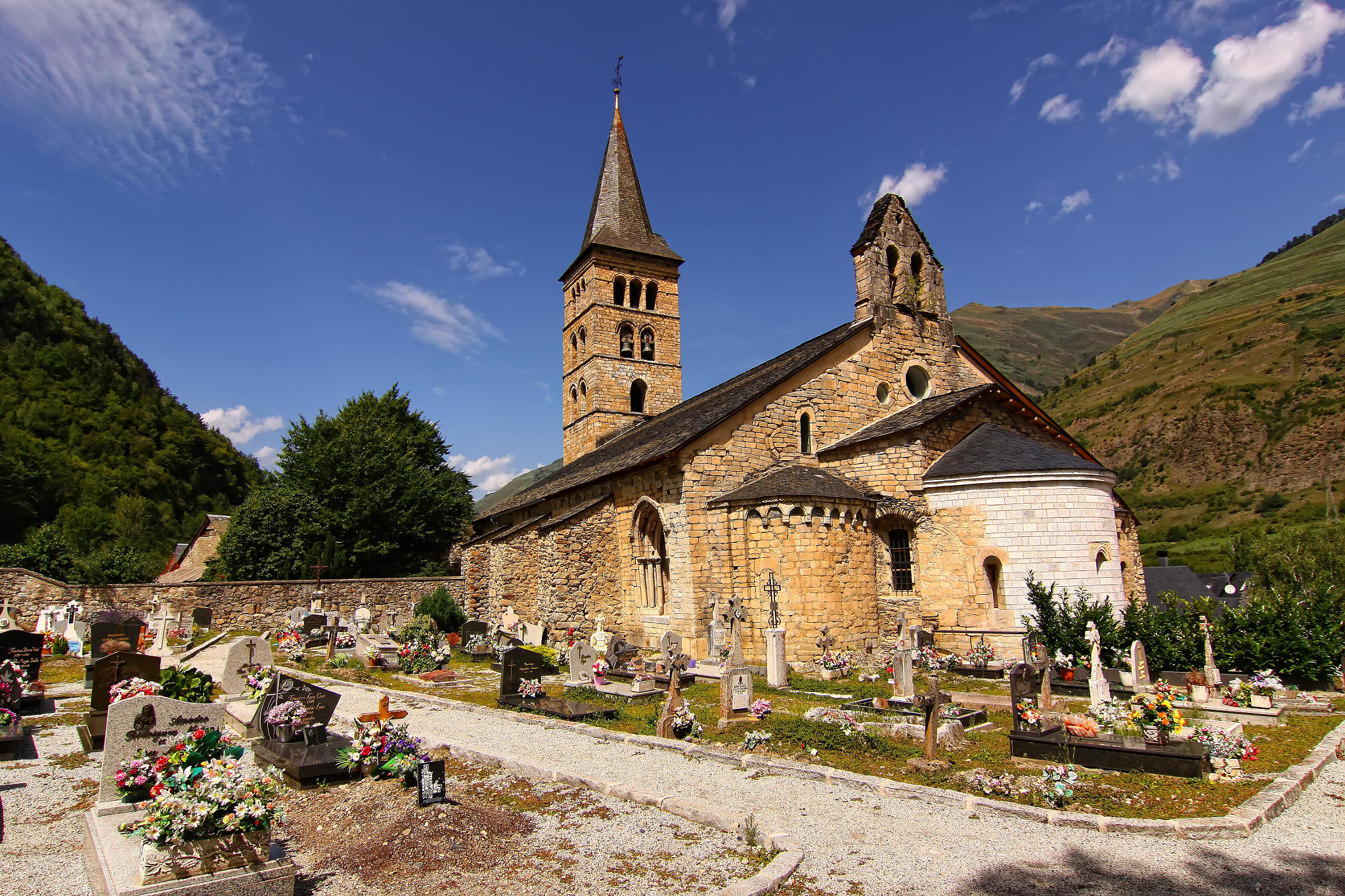 Tokina AT-X Pro 12-24mm F4 (IF) DX sample photo. The church photography