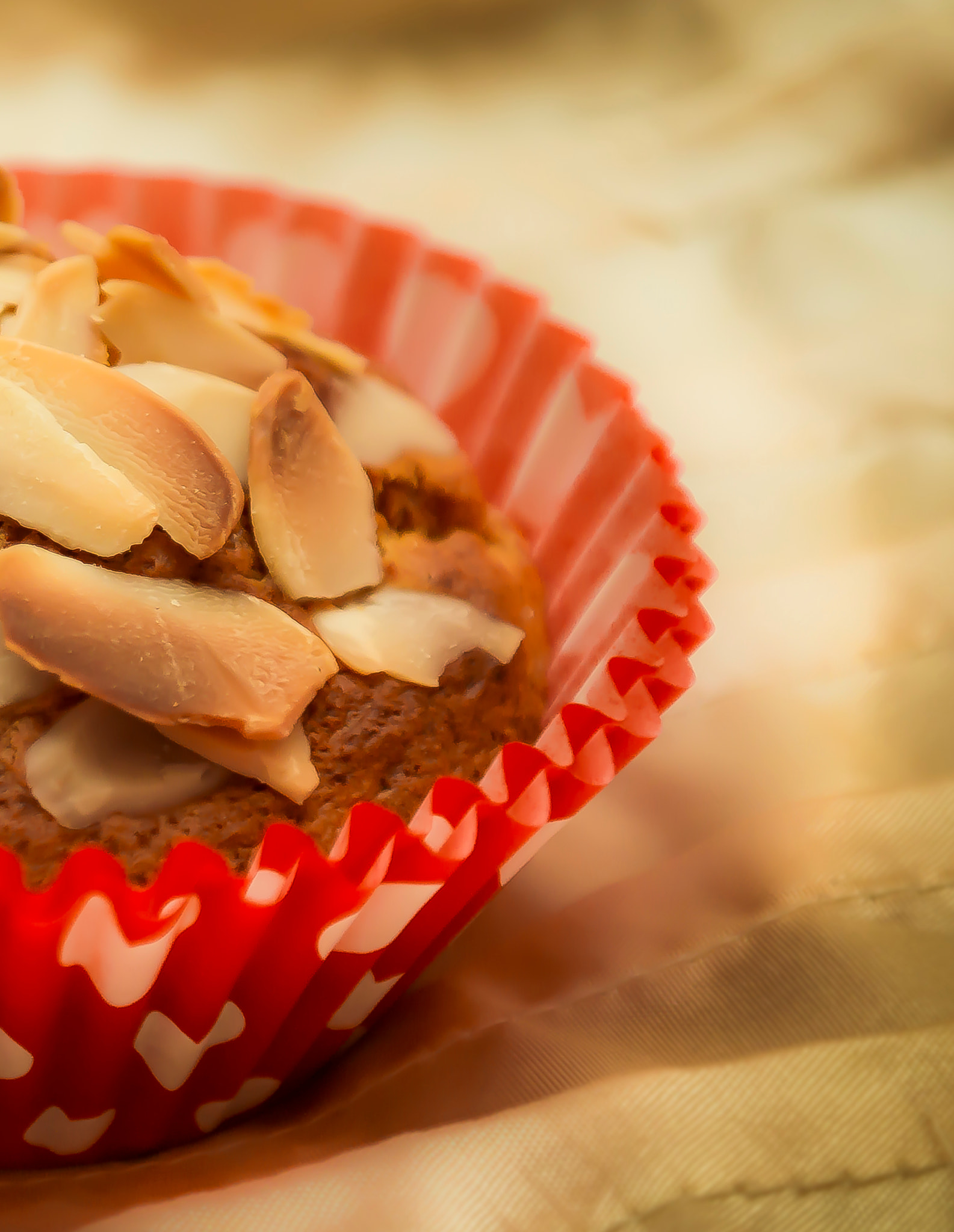 Samsung NX300M + Samsung NX 18-55mm F3.5-5.6 OIS sample photo. Eat my fluffy apple muffin photography