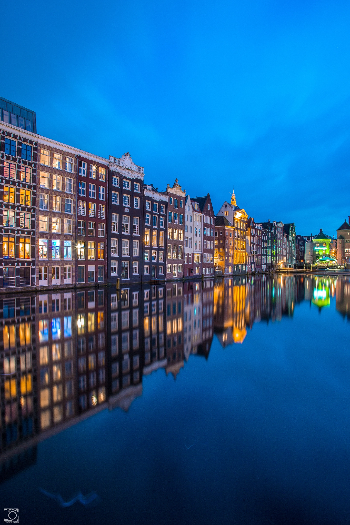 Canon EF 20-35mm F3.5-4.5 USM sample photo. Lost in amsterdam photography