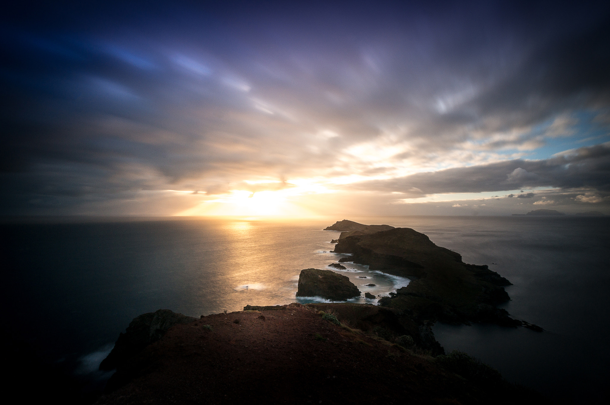 Sony Alpha NEX-6 + Sony E 10-18mm F4 OSS sample photo. Sunrise over the ocean photography