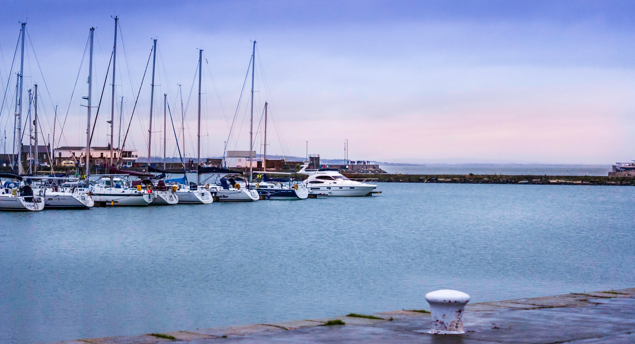 Sony Alpha DSLR-A200 + Sony DT 50mm F1.8 SAM sample photo. Howth pier photography