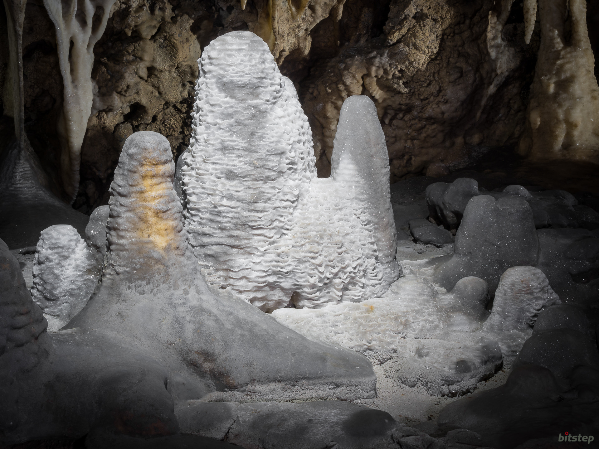 Olympus OM-D E-M10 sample photo. Heinrichshöhle photography