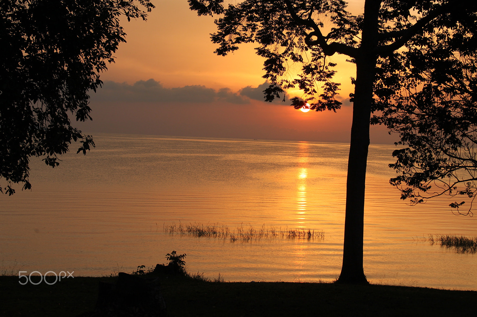 Canon EF 28-135mm F3.5-5.6 IS USM sample photo. Sunrise at entebbe photography