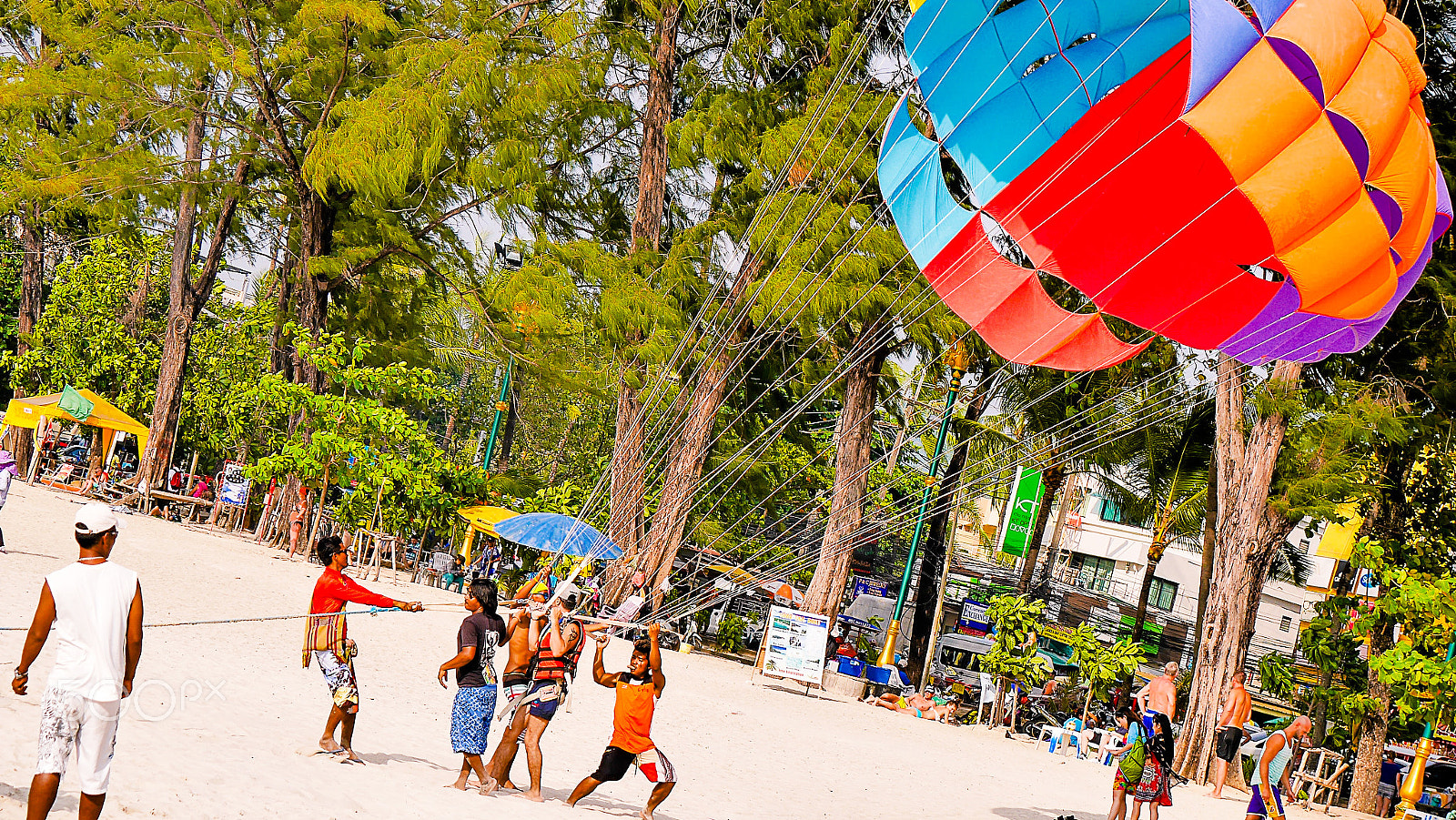 LUMIX G VARIO 45-150/F4.0-5.6 sample photo. Parasail patong beach photography