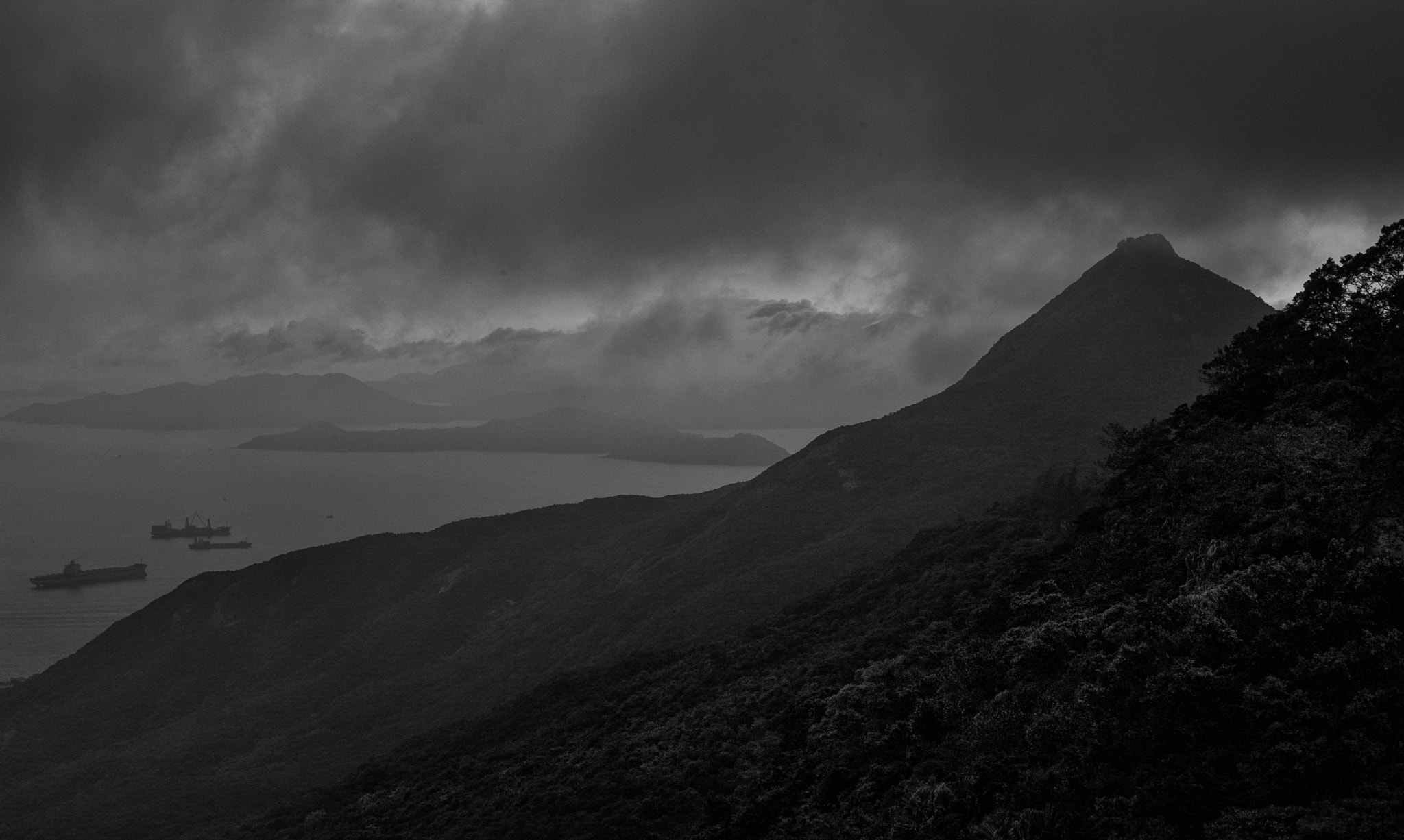 Pentax K100D + Pentax smc DA 40mm F2.8 Limited sample photo. Skies over harbor in hong kong photography