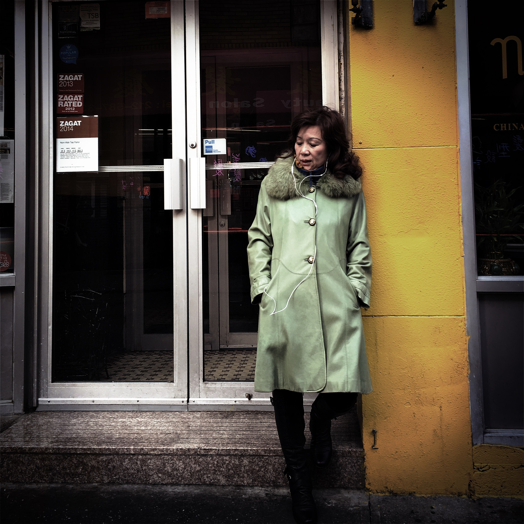 Hipstamatic 311 sample photo. Doyer street, chinatown nyc photography