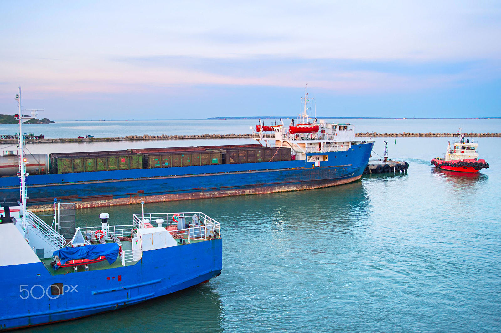 AF Zoom-Nikkor 28-80mm f/3.3-5.6G sample photo. Industrial crimea port photography