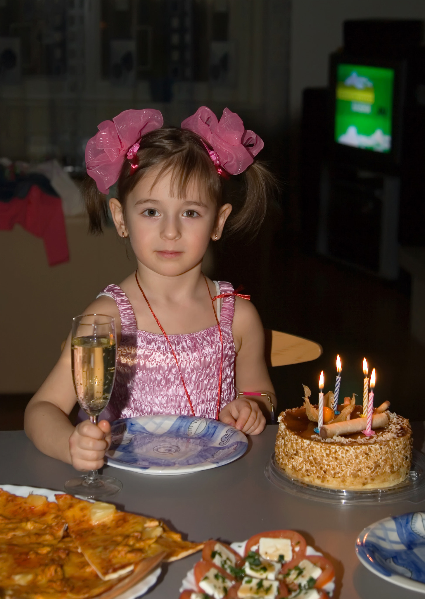 Canon EOS 30D + Canon EF 24-105mm F4L IS USM sample photo. Girl birthday photography