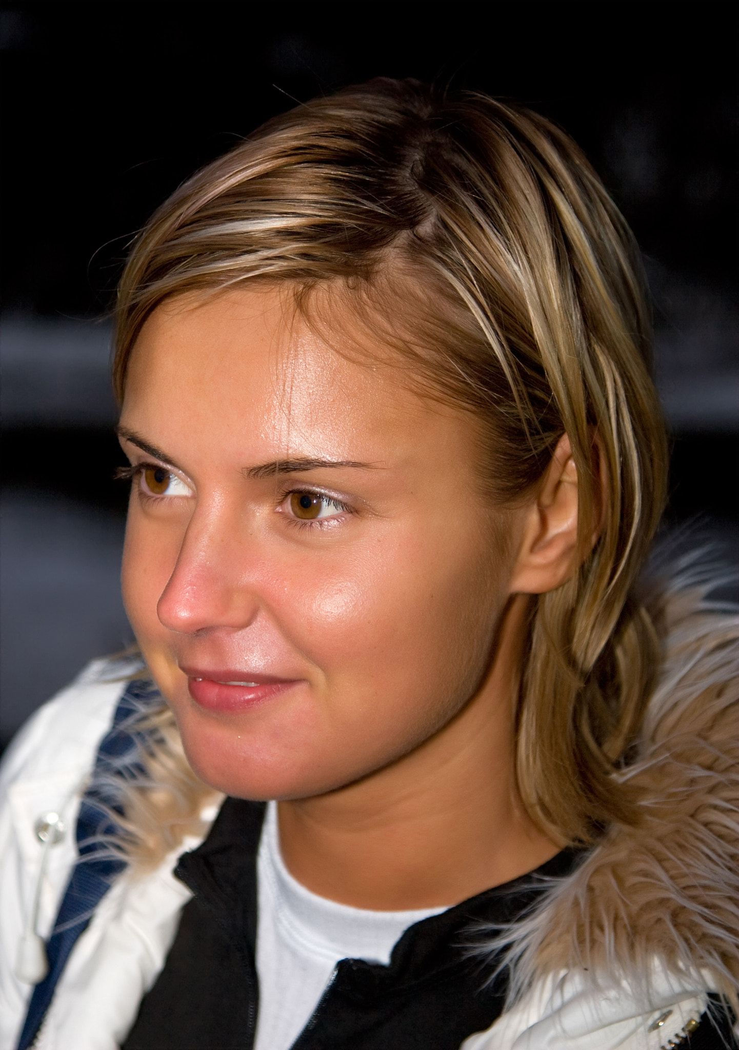 Canon EOS 30D + Canon EF 24-105mm F4L IS USM sample photo. Pretty woman face photography