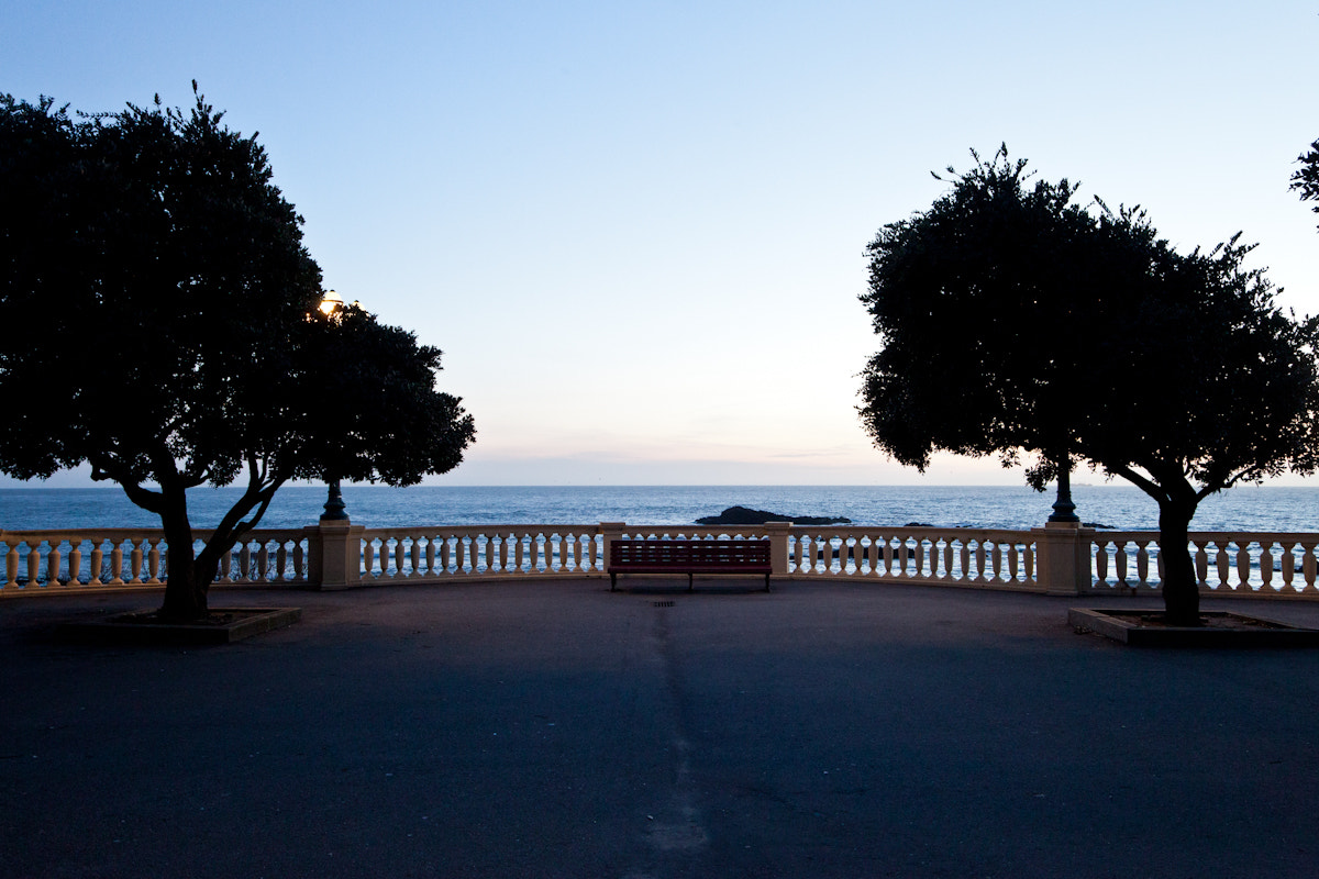 Canon EF 28mm F2.8 IS USM sample photo. Come sit photography