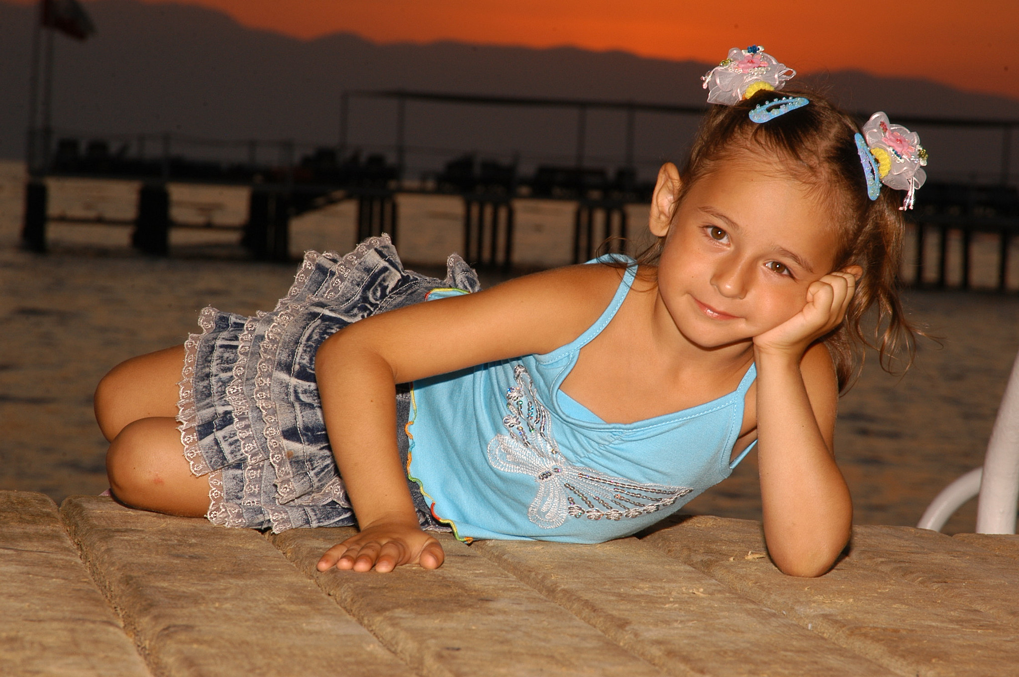 Nikon D100 sample photo. Young girl on beach photography