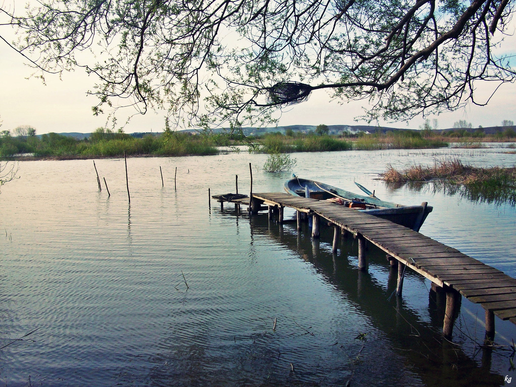 Kodak EASYSHARE M763 DIGITAL CAMERA sample photo. Sunset and alone boat... photography