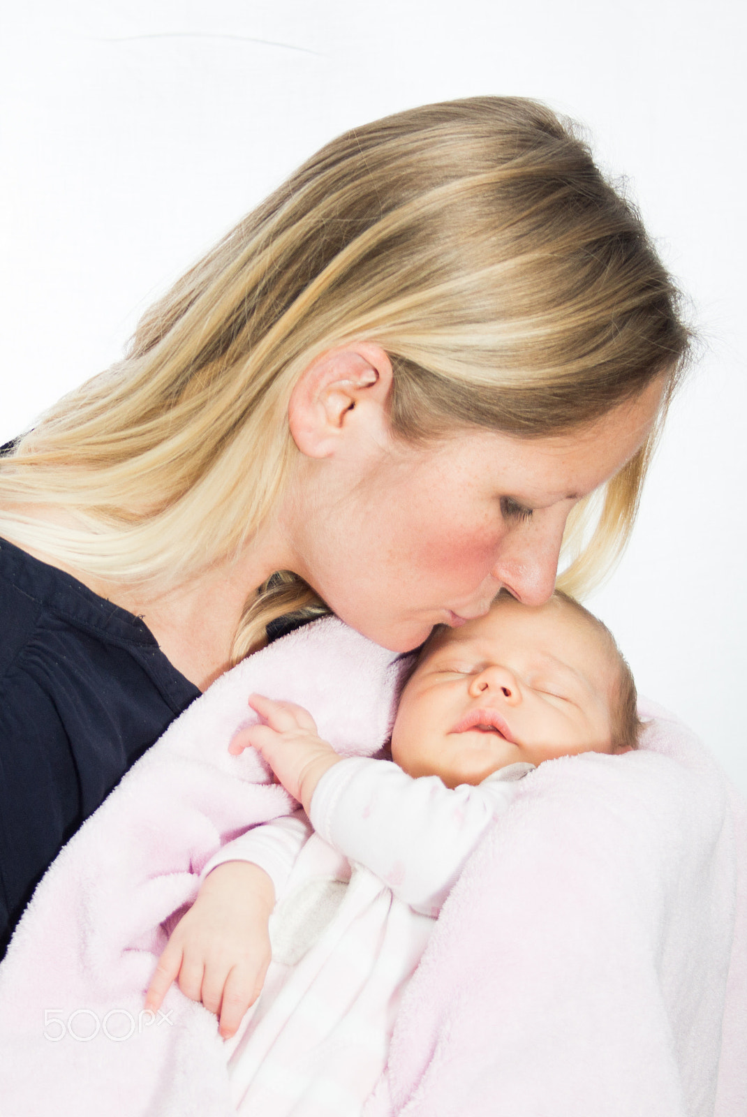 Canon EF-S 18-55mm F3.5-5.6 sample photo. Mum with baby photography