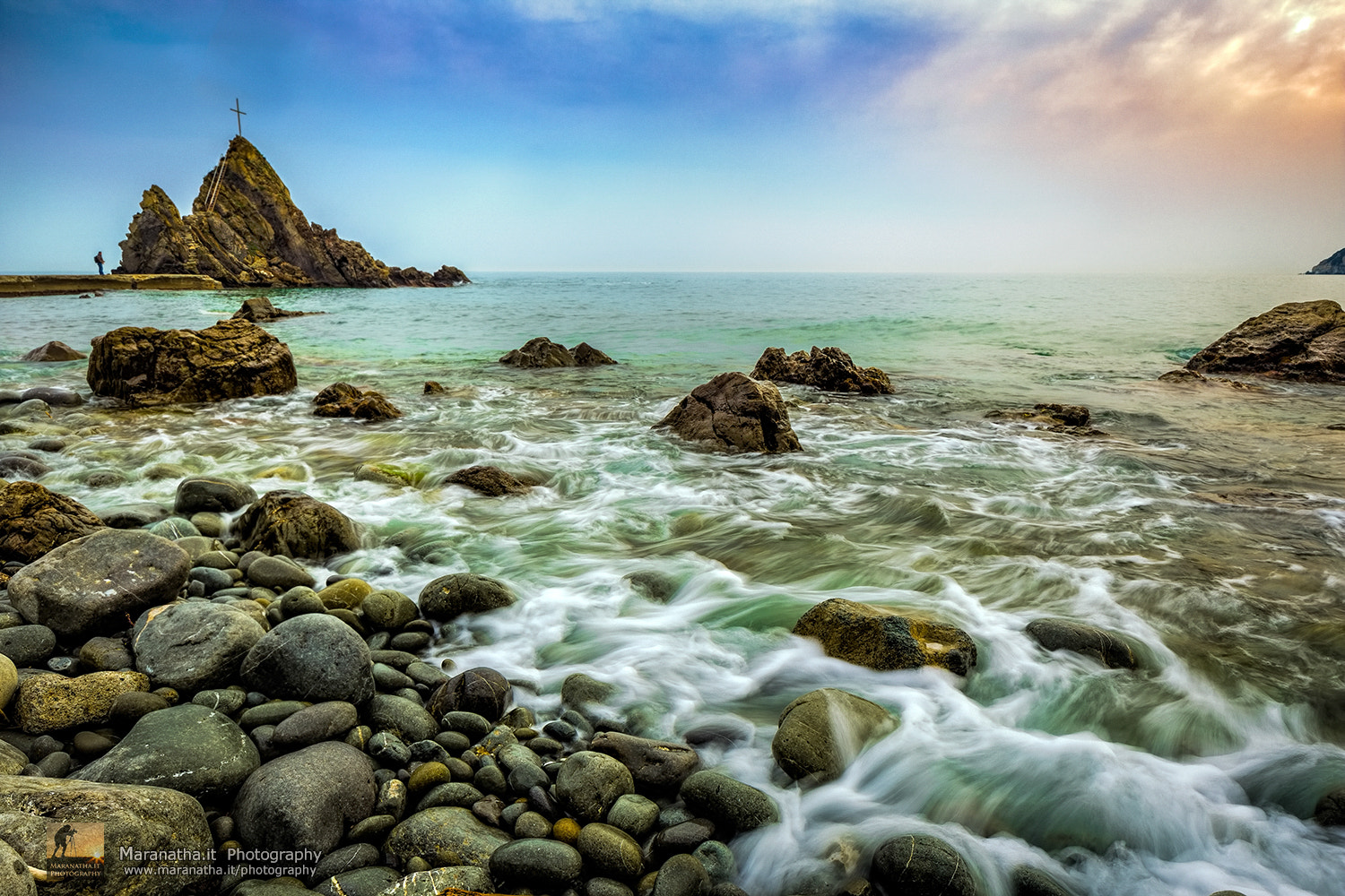 Canon TS-E 24.0mm f/3.5 L II sample photo. Asseu rock photography