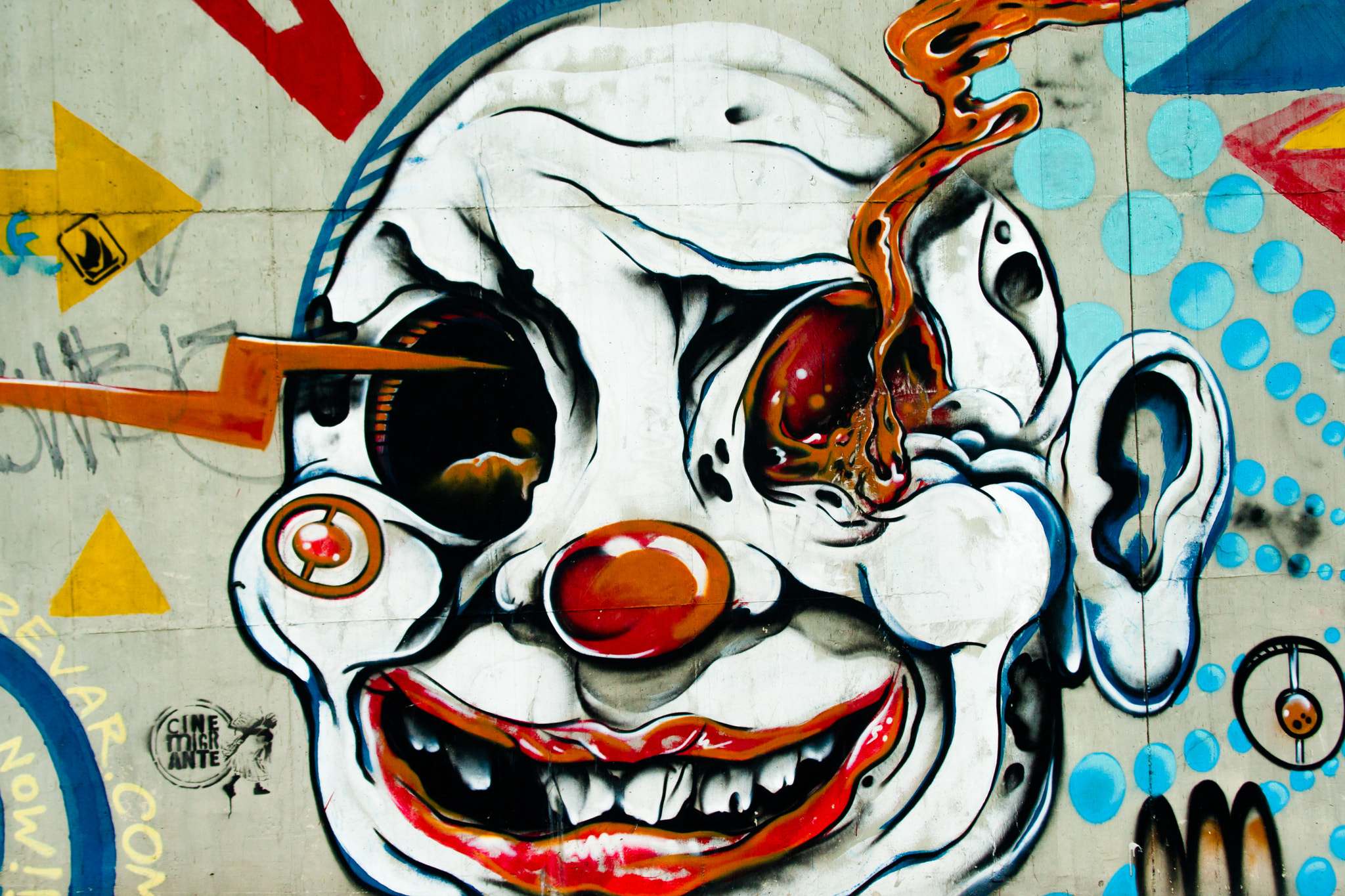 Canon EF 28-105mm f/3.5-4.5 USM sample photo. Clown graffiti photography