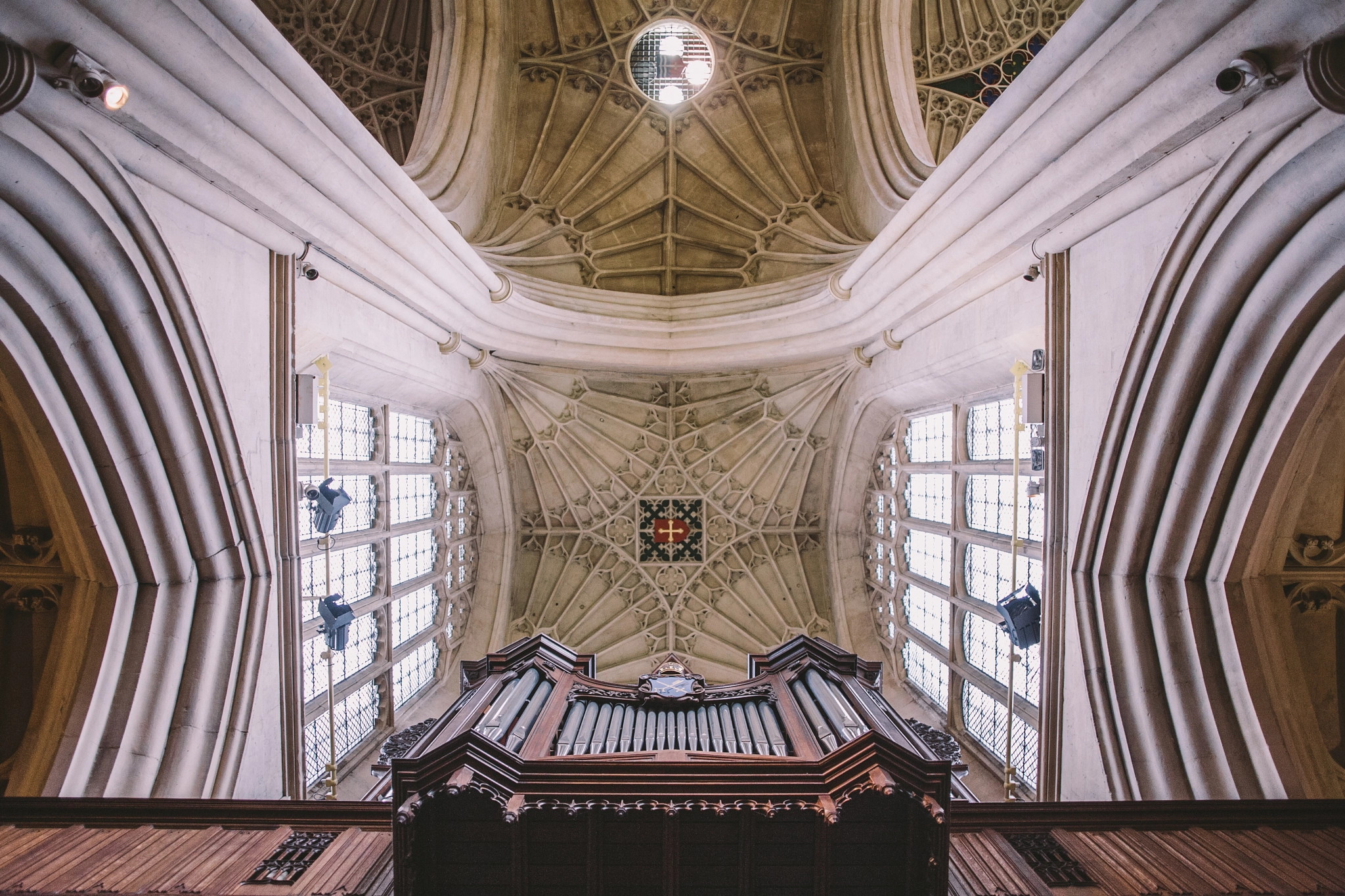 Canon EOS 5D + Canon EF 24mm F2.8 sample photo. Bath abbey photography