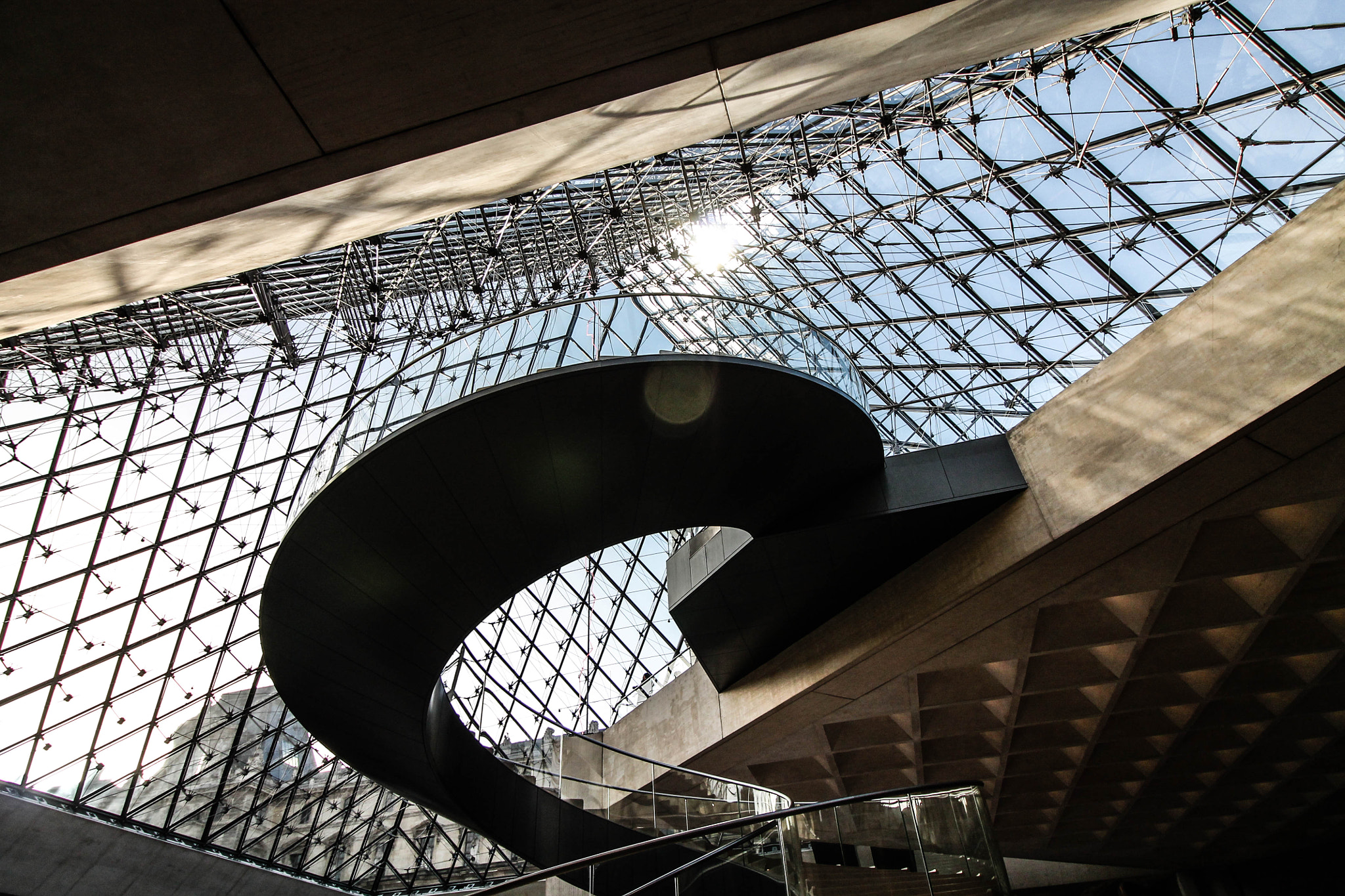 Canon EF-S 10-18mm F4.5–5.6 IS STM sample photo. Inside louvre photography