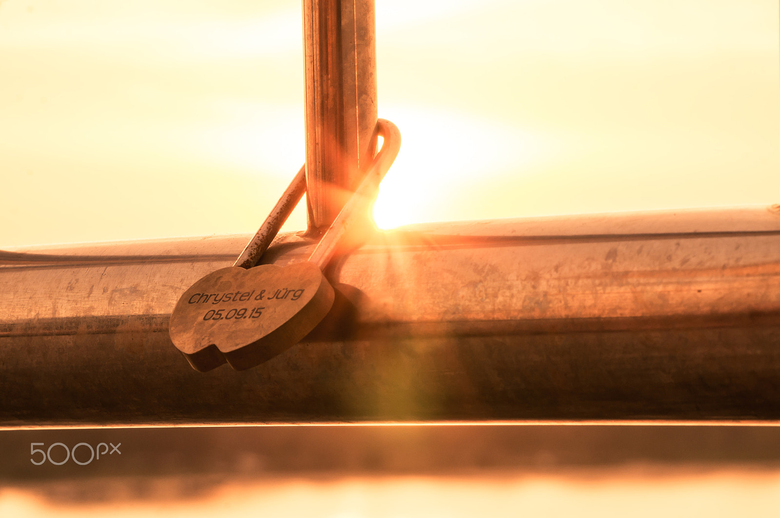 Sony Alpha NEX-5T + Sony E 55-210mm F4.5-6.3 OSS sample photo. Love lock at sarasin bridge photography