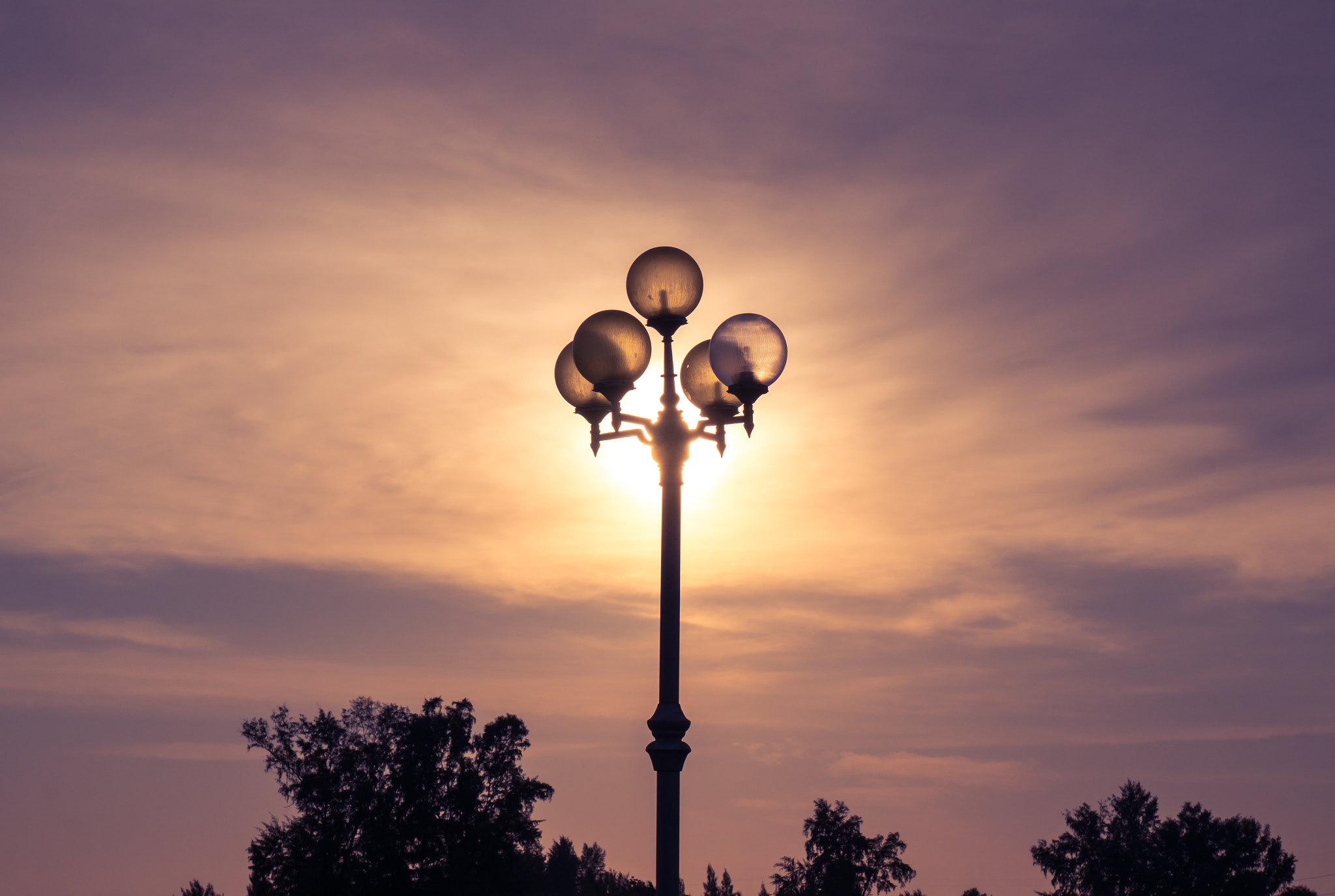 Sony Alpha NEX-5T + Sony E 55-210mm F4.5-6.3 OSS sample photo. Street light at sarasin bridge photography