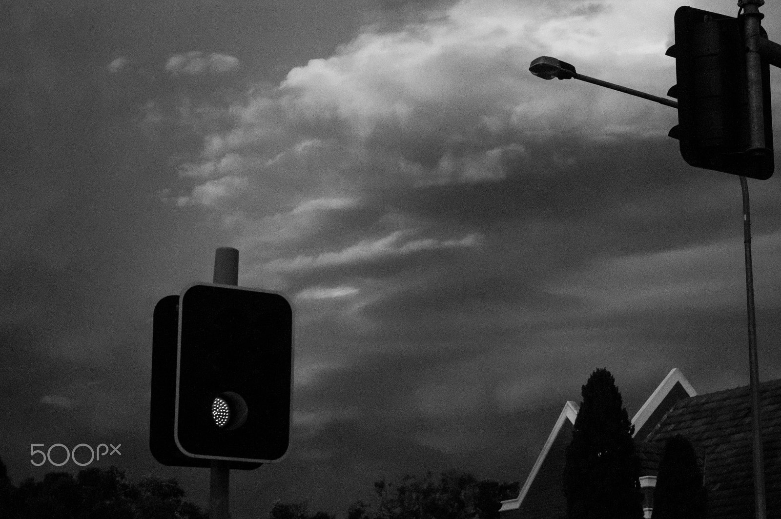 AF Zoom-Nikkor 28-80mm f/3.3-5.6G sample photo. Dark and stormy photography