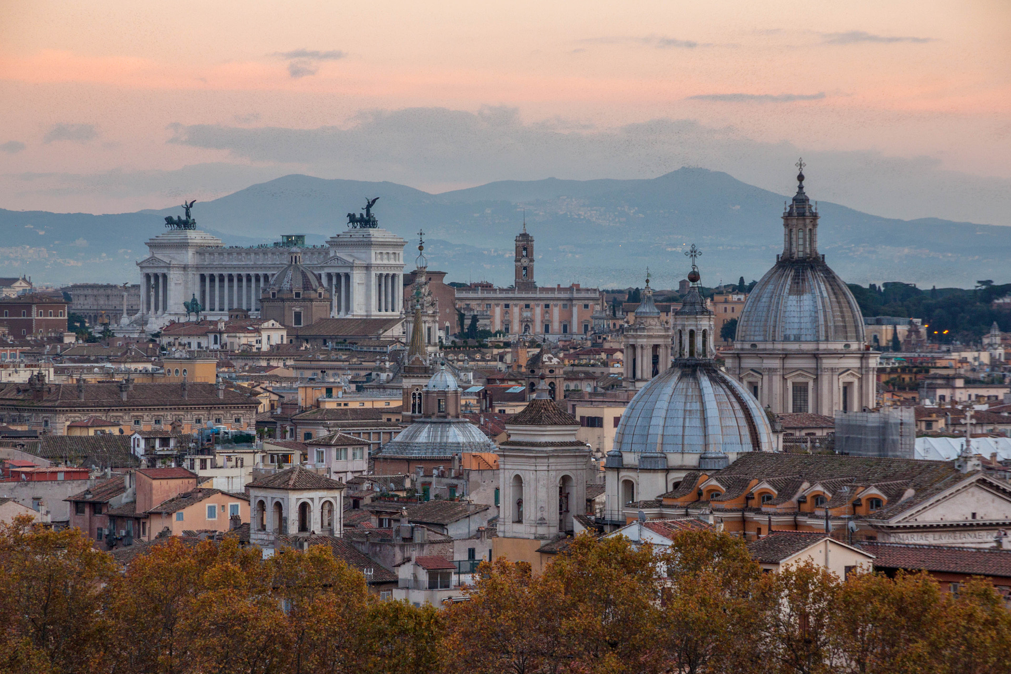 Canon EOS 500D (EOS Rebel T1i / EOS Kiss X3) sample photo. Rooftops of rome photography