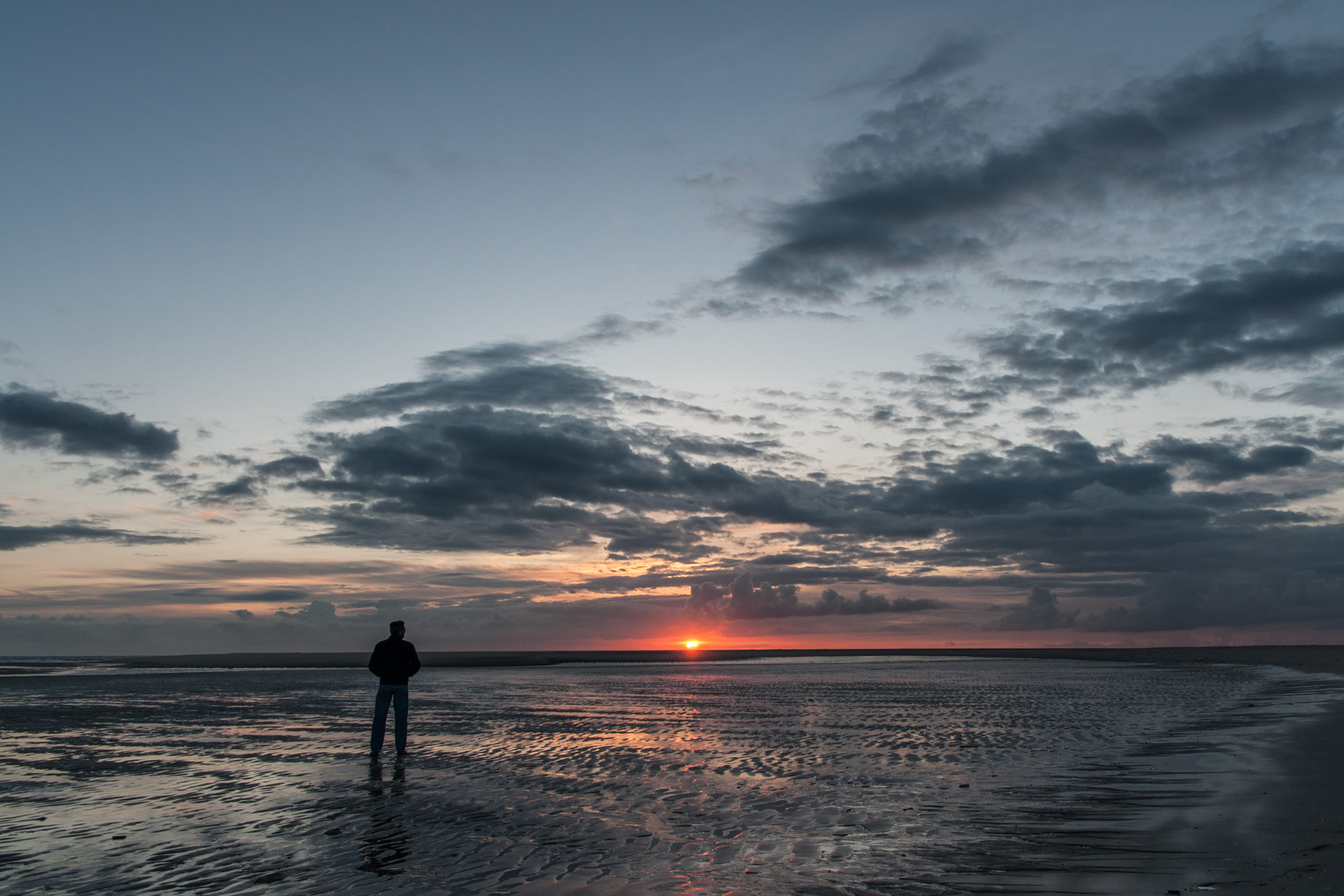 Sony Alpha DSLR-A700 + Sigma 17-70mm F2.8-4.5 (D) sample photo. Me watching the sunset. photography