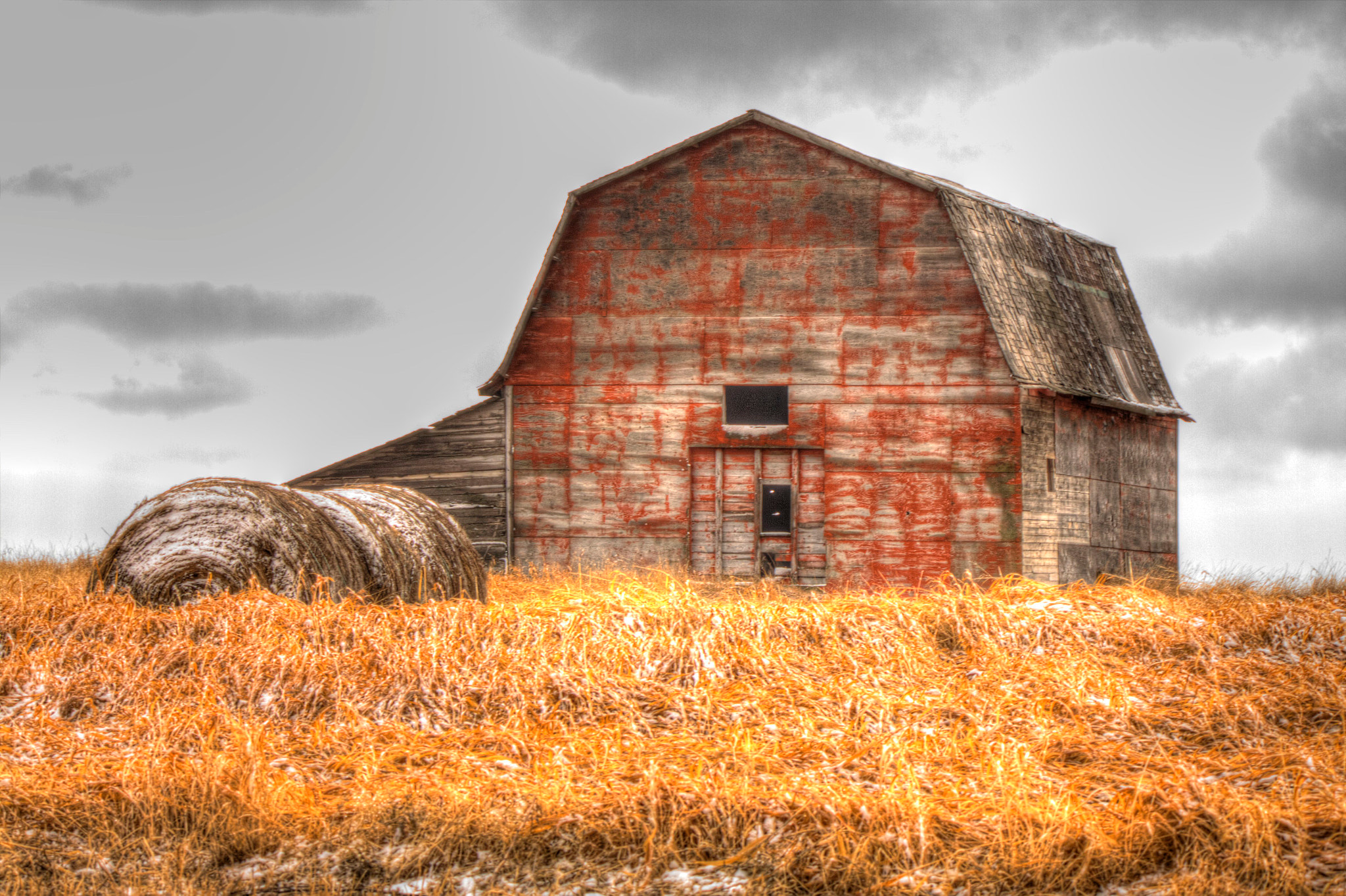 Canon EF-S 55-250mm F4-5.6 IS II sample photo. Barn on cloudy day. hiking with dave & lynne photography