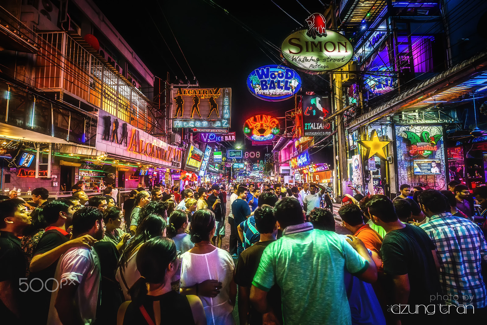 Sony a7R sample photo. Pattaya night life photography