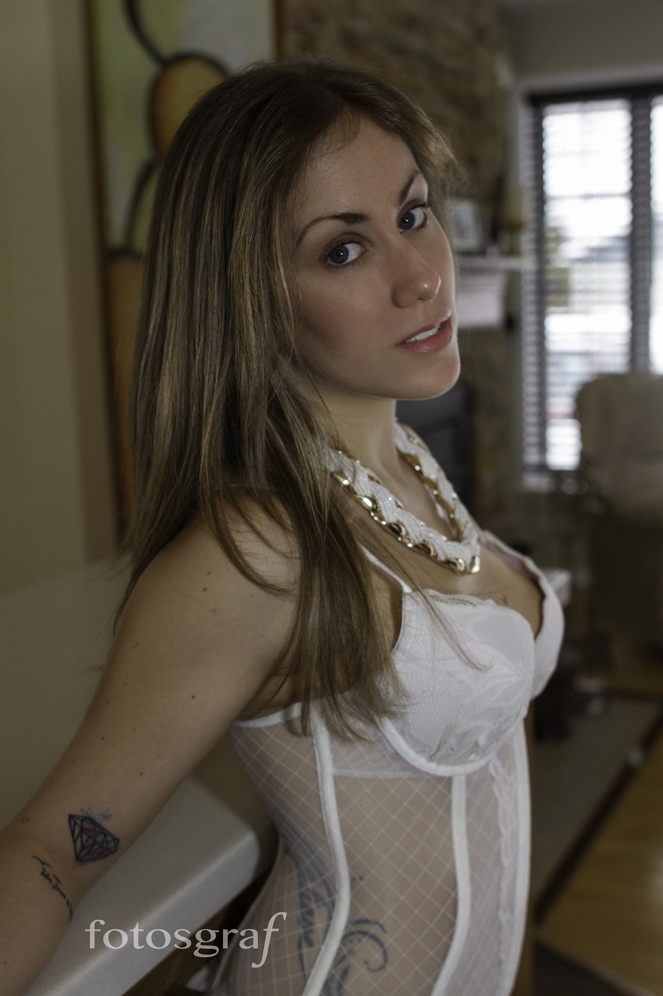 Sigma 28mm f/1.8 DG Macro EX sample photo. Sexy photography