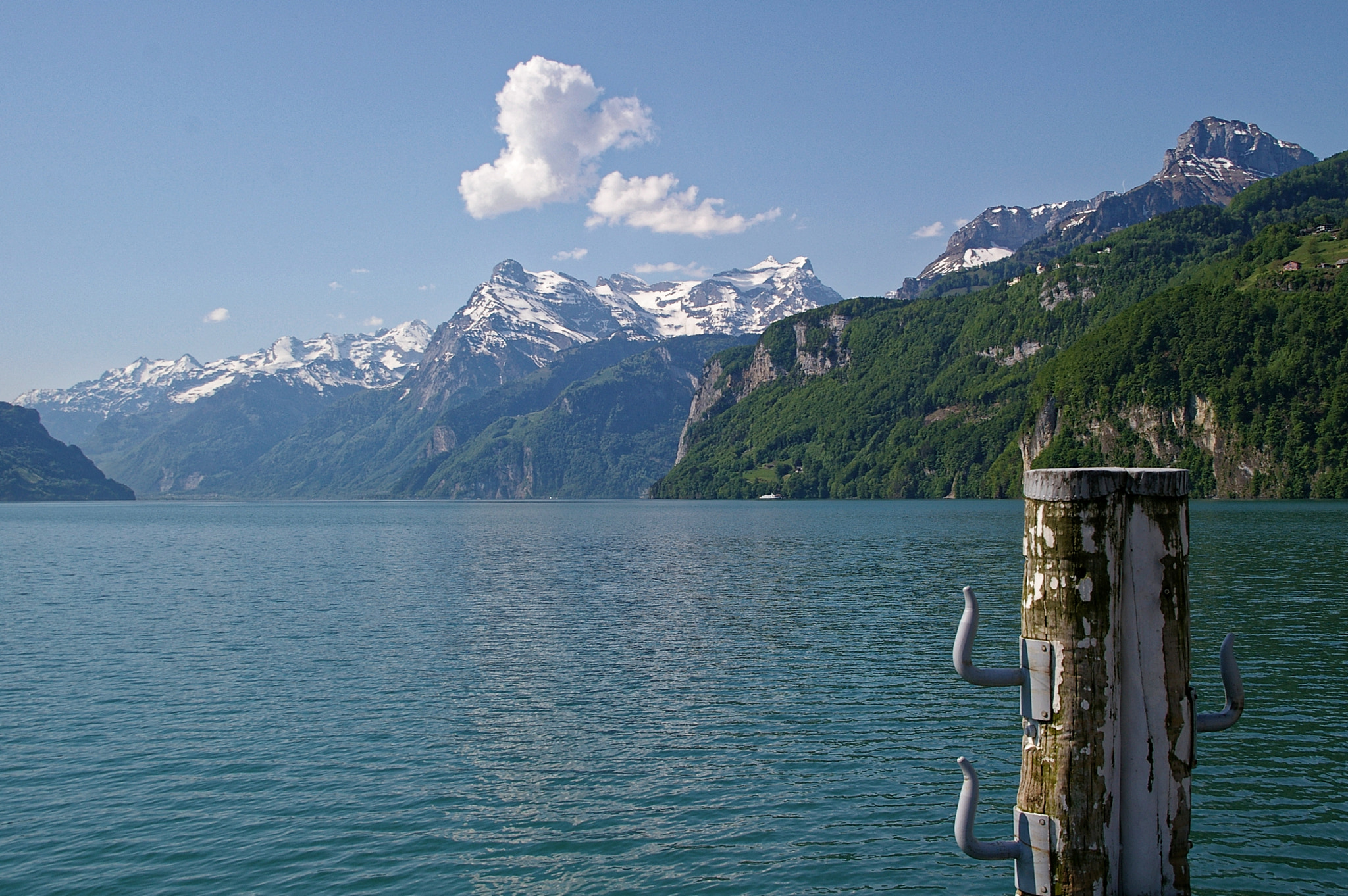 Pentax *ist DS + Sigma Lens (3 255) sample photo. Vierwaldstättersee photography