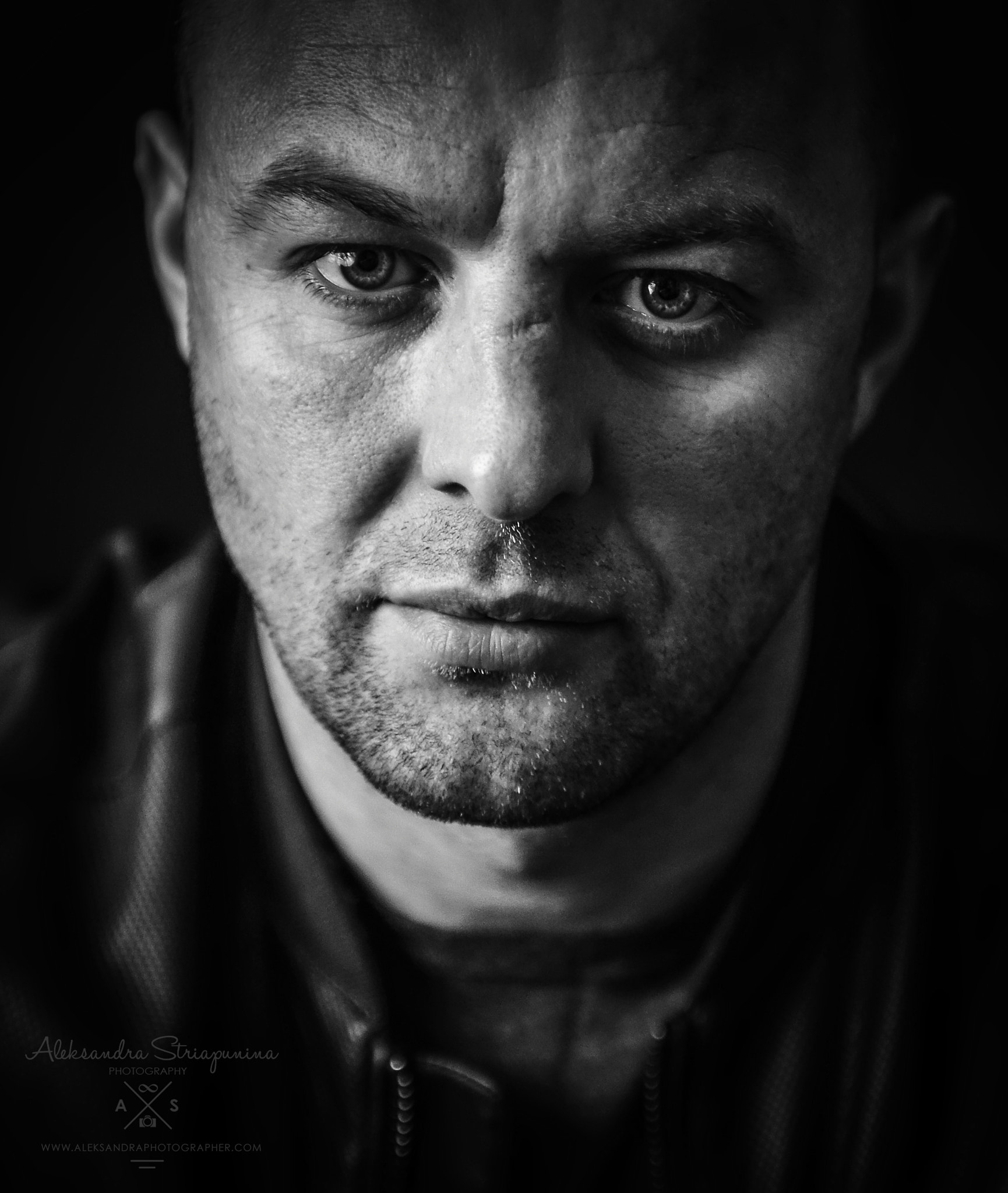 Nikon D7000 + Nikon AF-S Nikkor 35mm F1.4G sample photo. Black and white mood.. photography