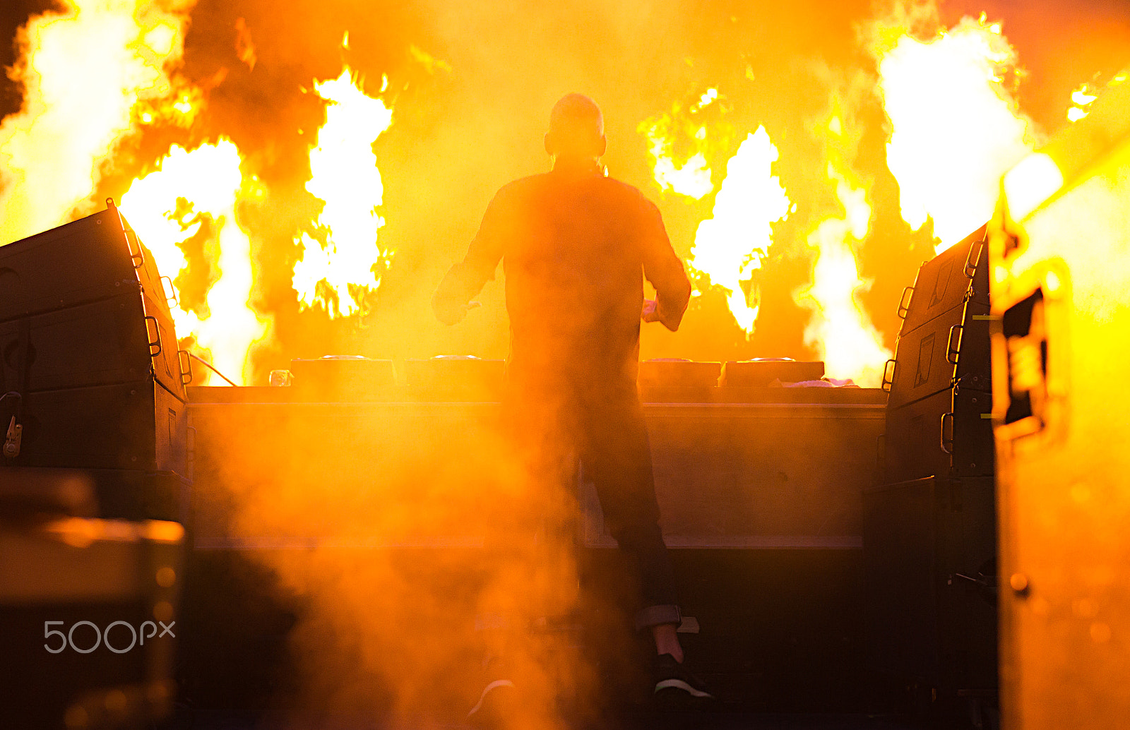 Sigma 24mm F1.4 DG HSM Art sample photo. Kaskade was lit photography