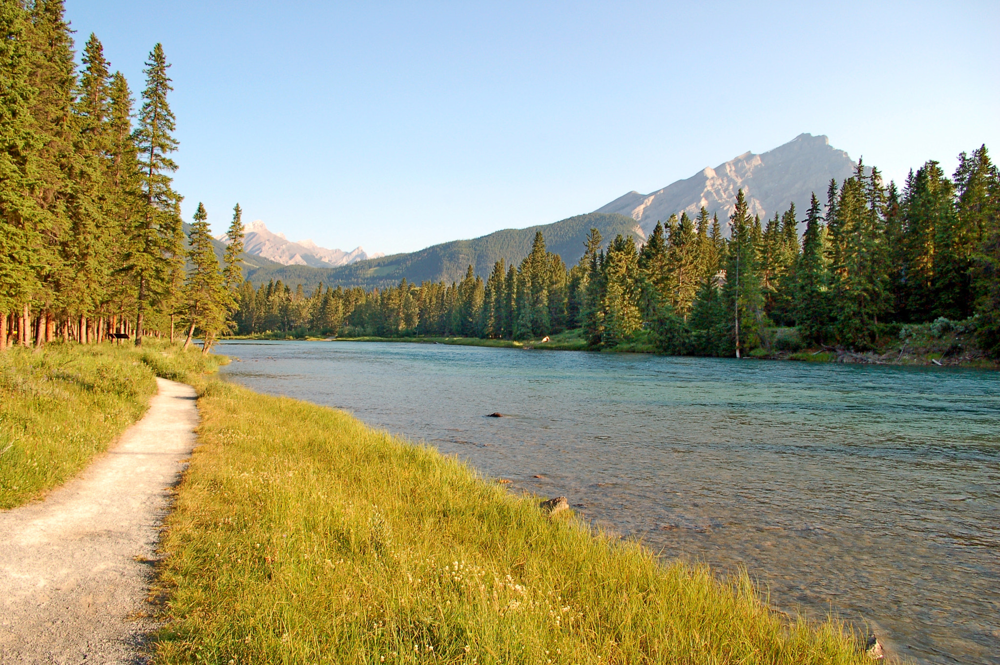 Nikon D50 + Sigma 18-50mm F3.5-5.6 DC sample photo. Canada banff river photography