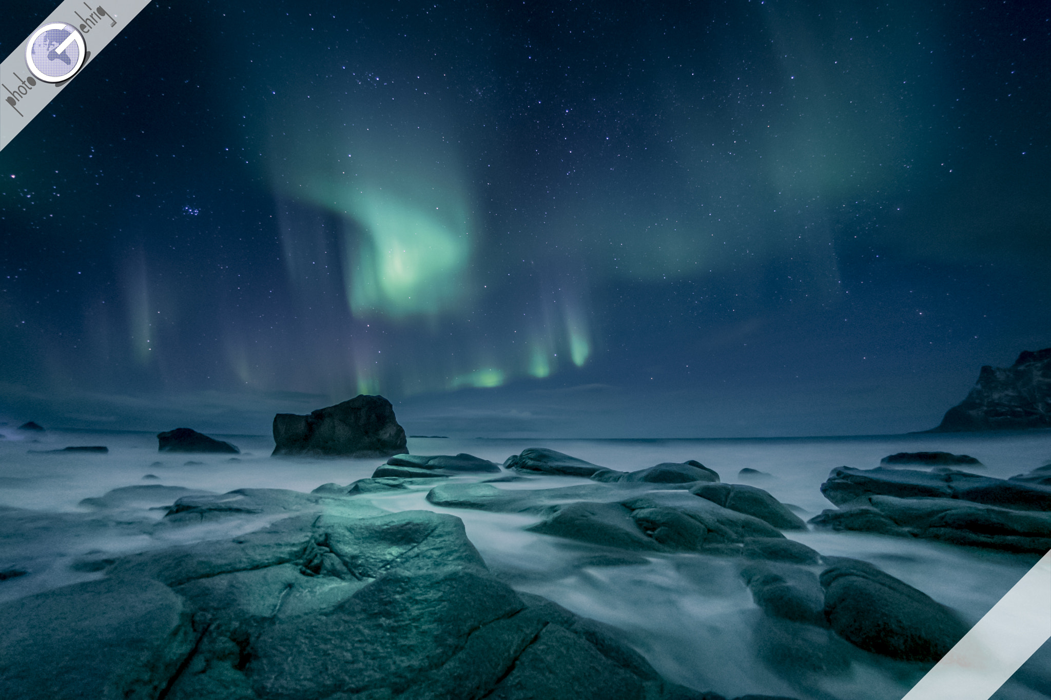 Nikon AF DX Fisheye-Nikkor 10.5mm F2.8G ED sample photo. Aurora borealis photography