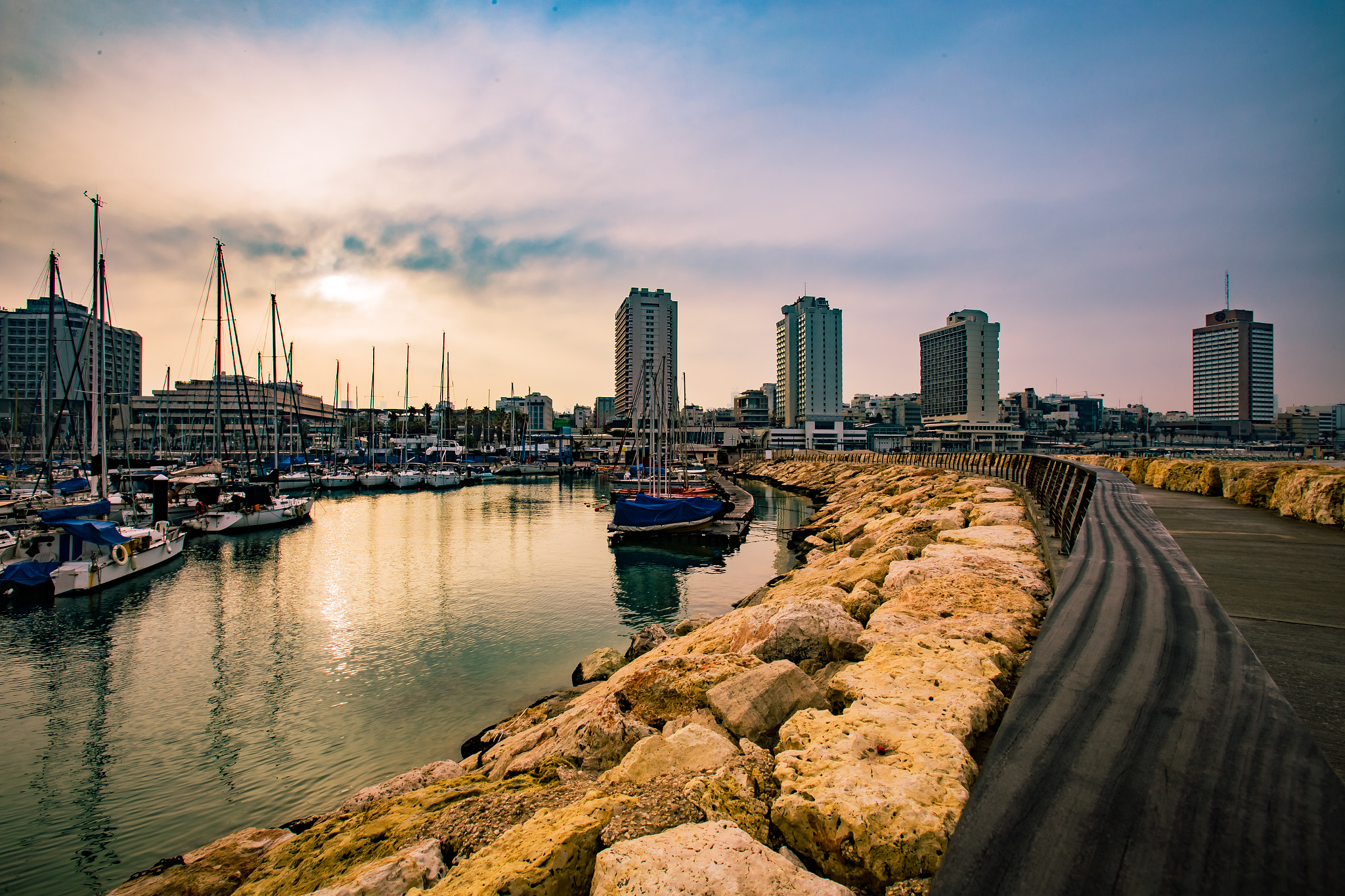 Canon EOS 6D + Canon EF 16-35mm F2.8L USM sample photo. Tel aviv (series) photography