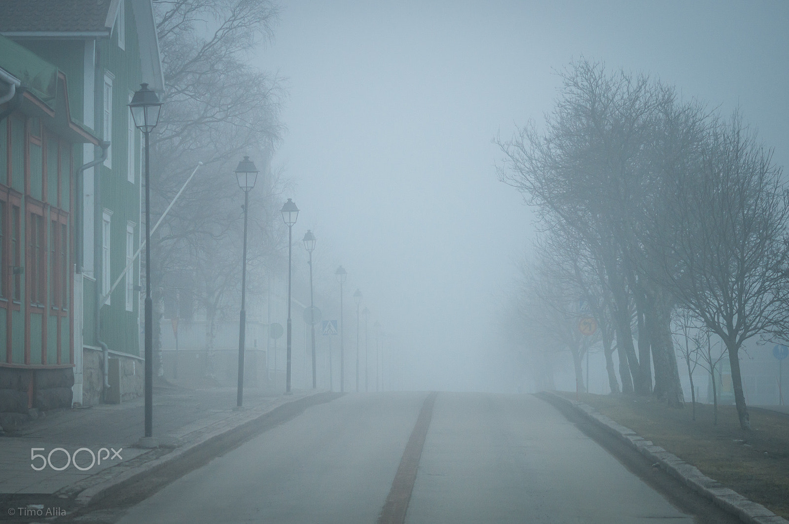 Minolta AF 100-200mm F4.5 sample photo. Misty april evening on rantakatu photography