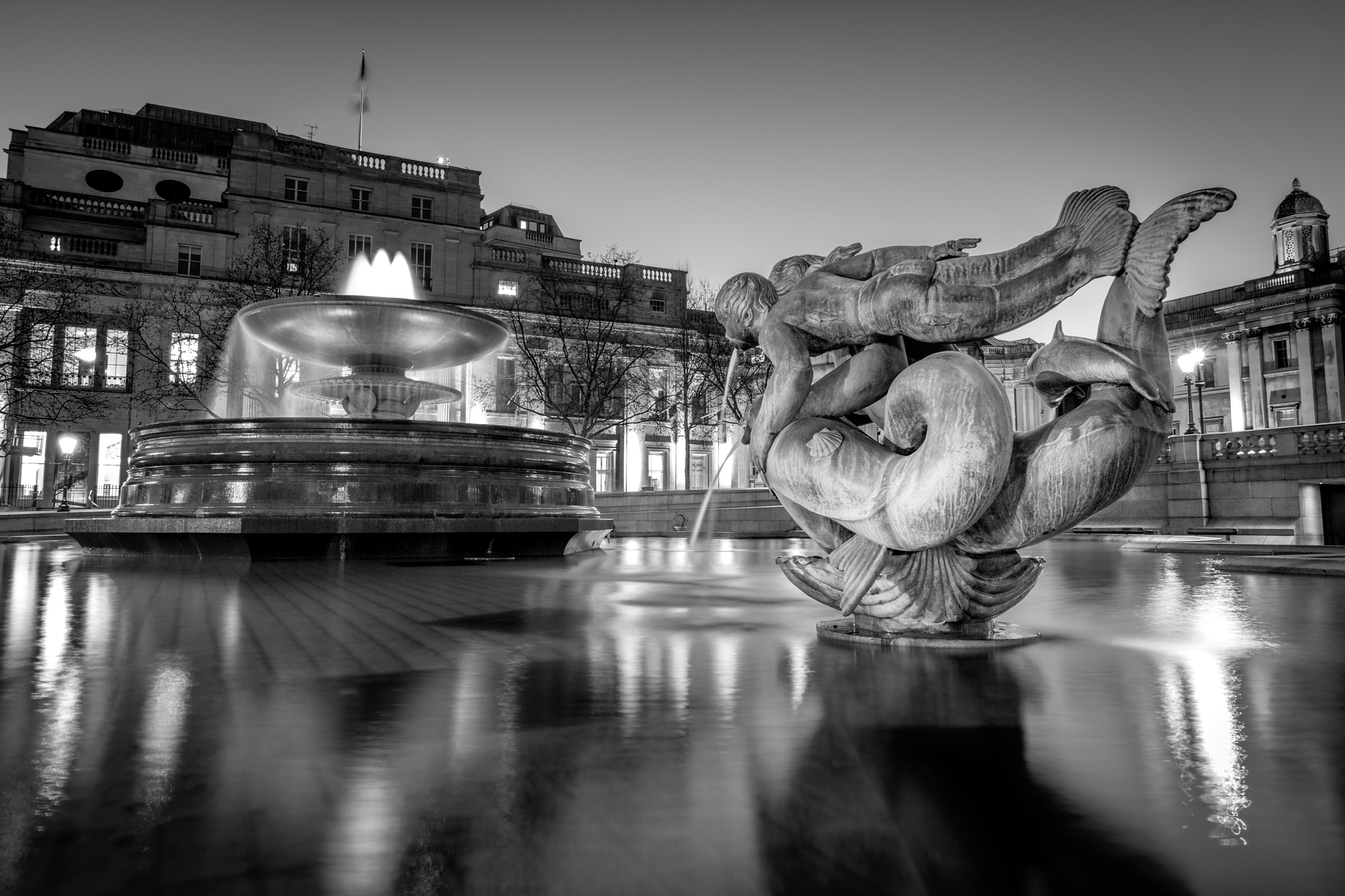 Canon EF-S 10-18mm F4.5–5.6 IS STM sample photo. Canadian embassy trafalgar square photography