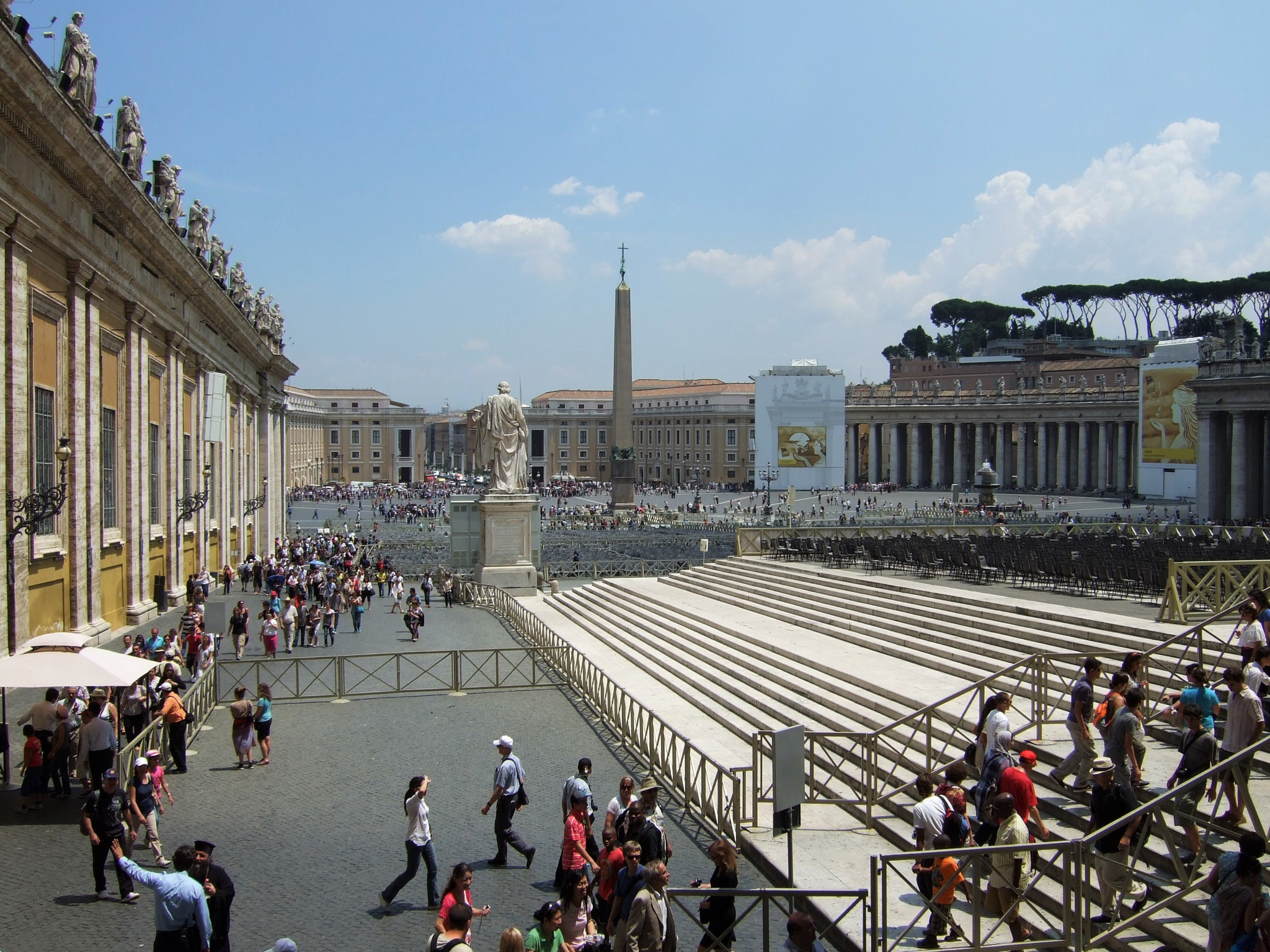 Fujifilm FinePix F31fd sample photo. St. peter΄s square - vatican photography