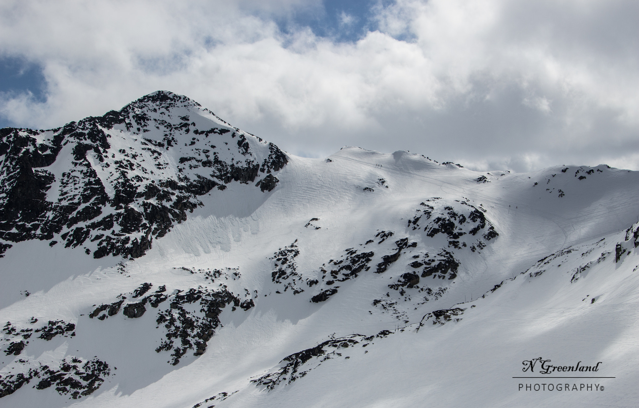 Canon EOS 100D (EOS Rebel SL1 / EOS Kiss X7) sample photo. Randonee skiing photography