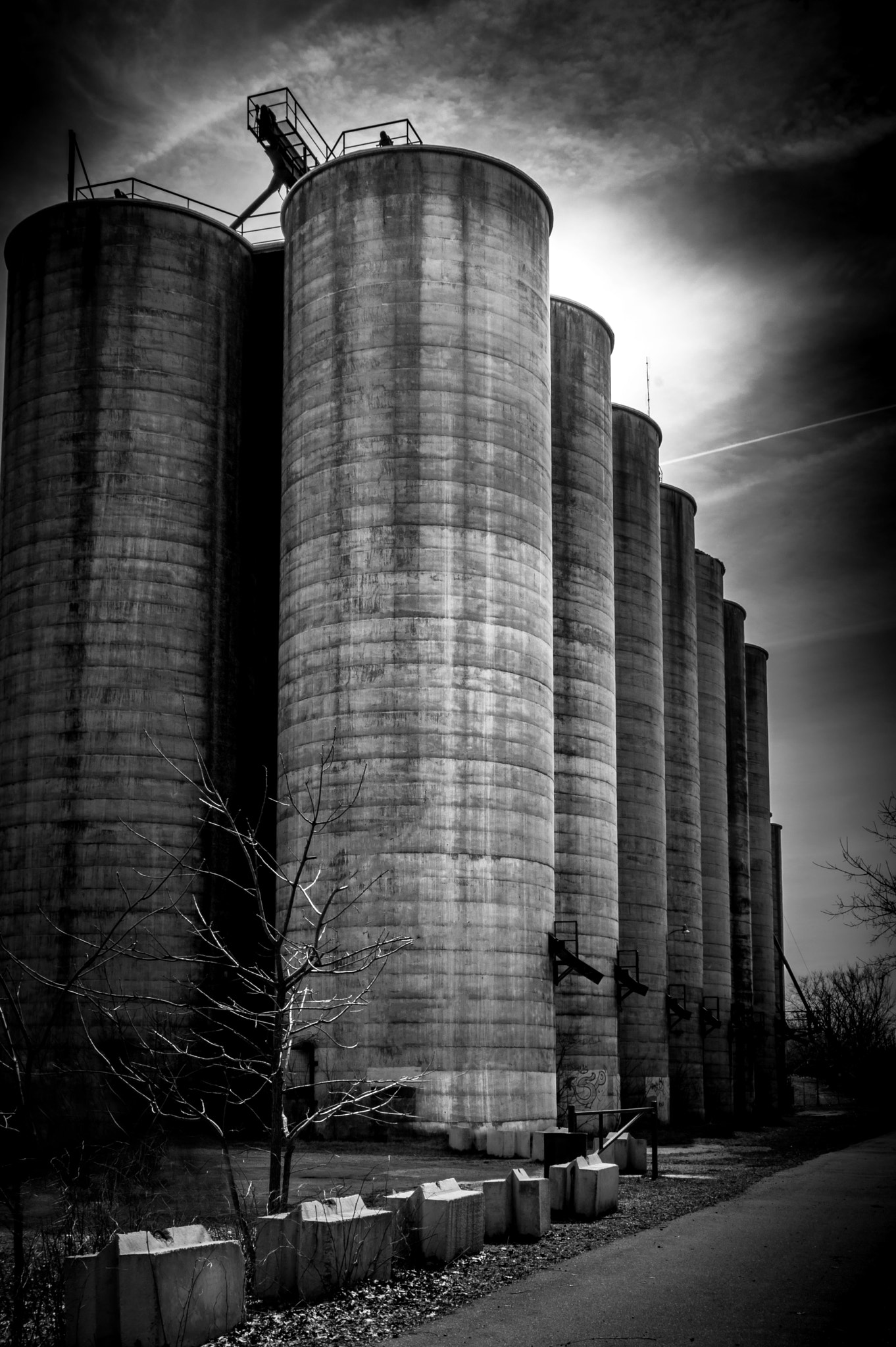 Nikon D3200 + Nikon PC-E Nikkor 24mm F3.5D ED Tilt-Shift sample photo. Grain elevators photography