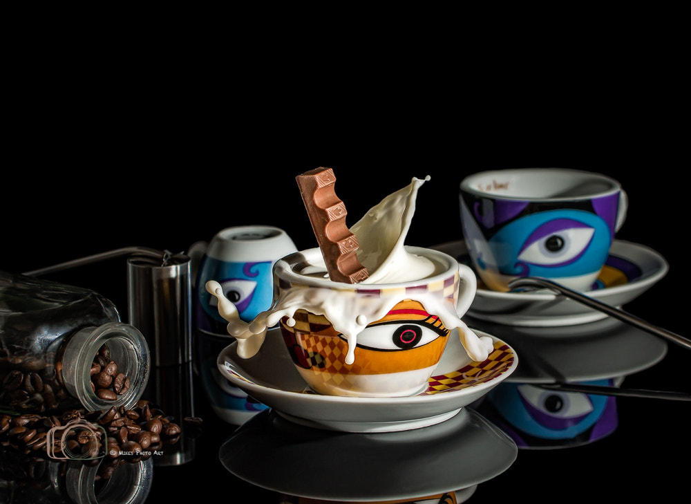 Sony Alpha DSLR-A500 sample photo. Chocolate splash photography