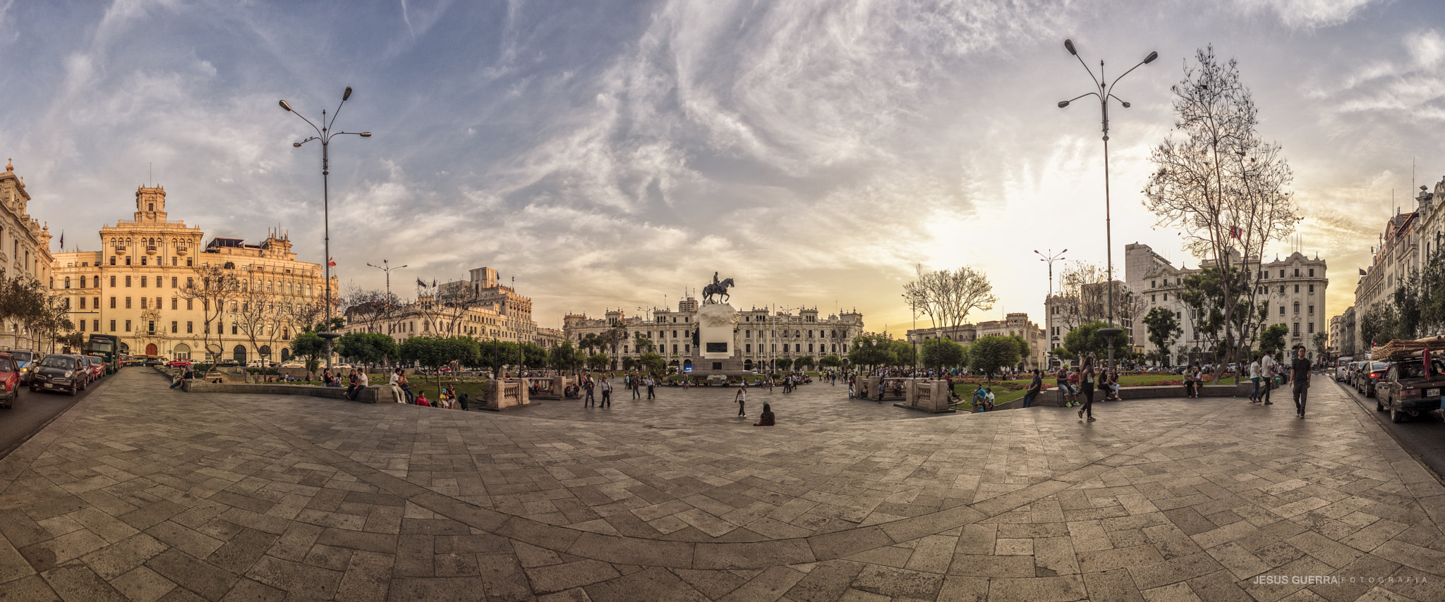 Canon EF-S 18-55mm F3.5-5.6 sample photo. El libertador y su plaza photography