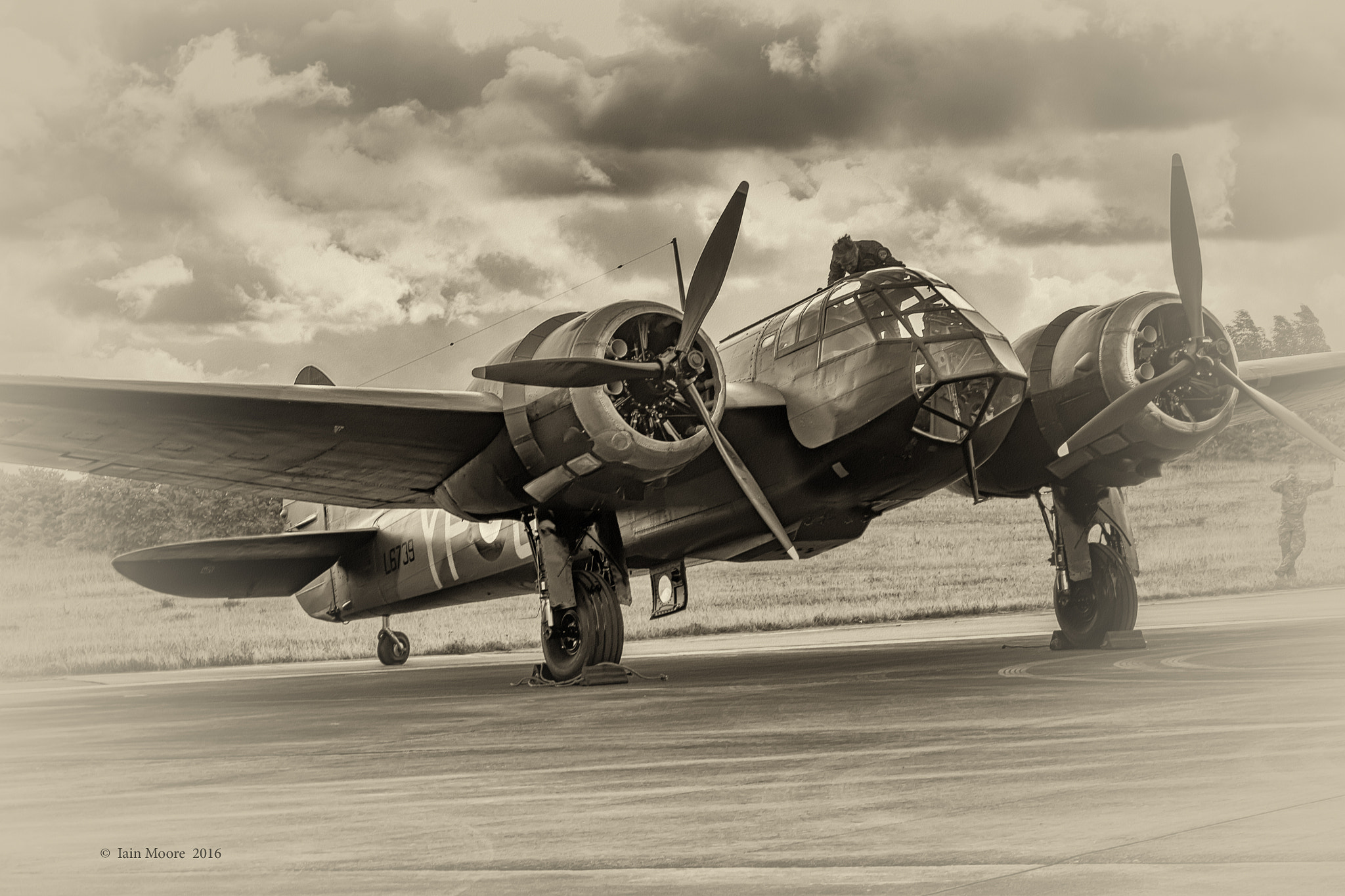Canon EF 24-105mm F3.5-5.6 IS STM sample photo. The bristol blenheim an early british bomber of wo ... photography