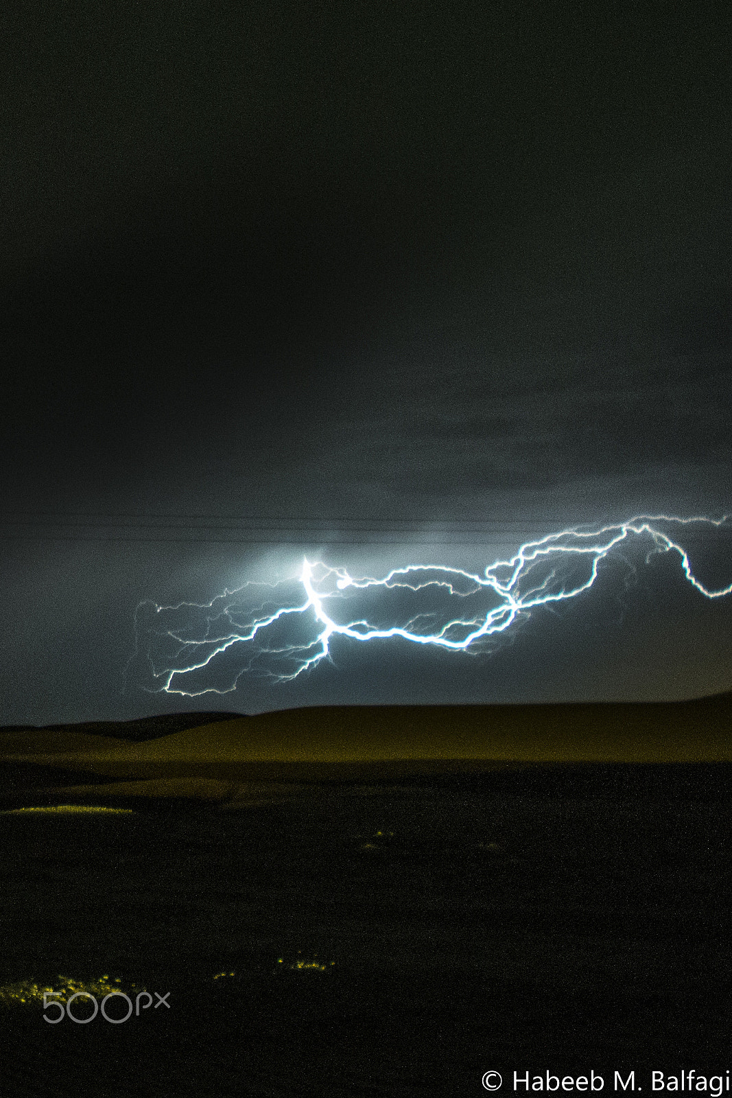 Canon EOS 100D (EOS Rebel SL1 / EOS Kiss X7) + Sigma 10-20mm F4-5.6 EX DC HSM sample photo. Lightning in the desert photography