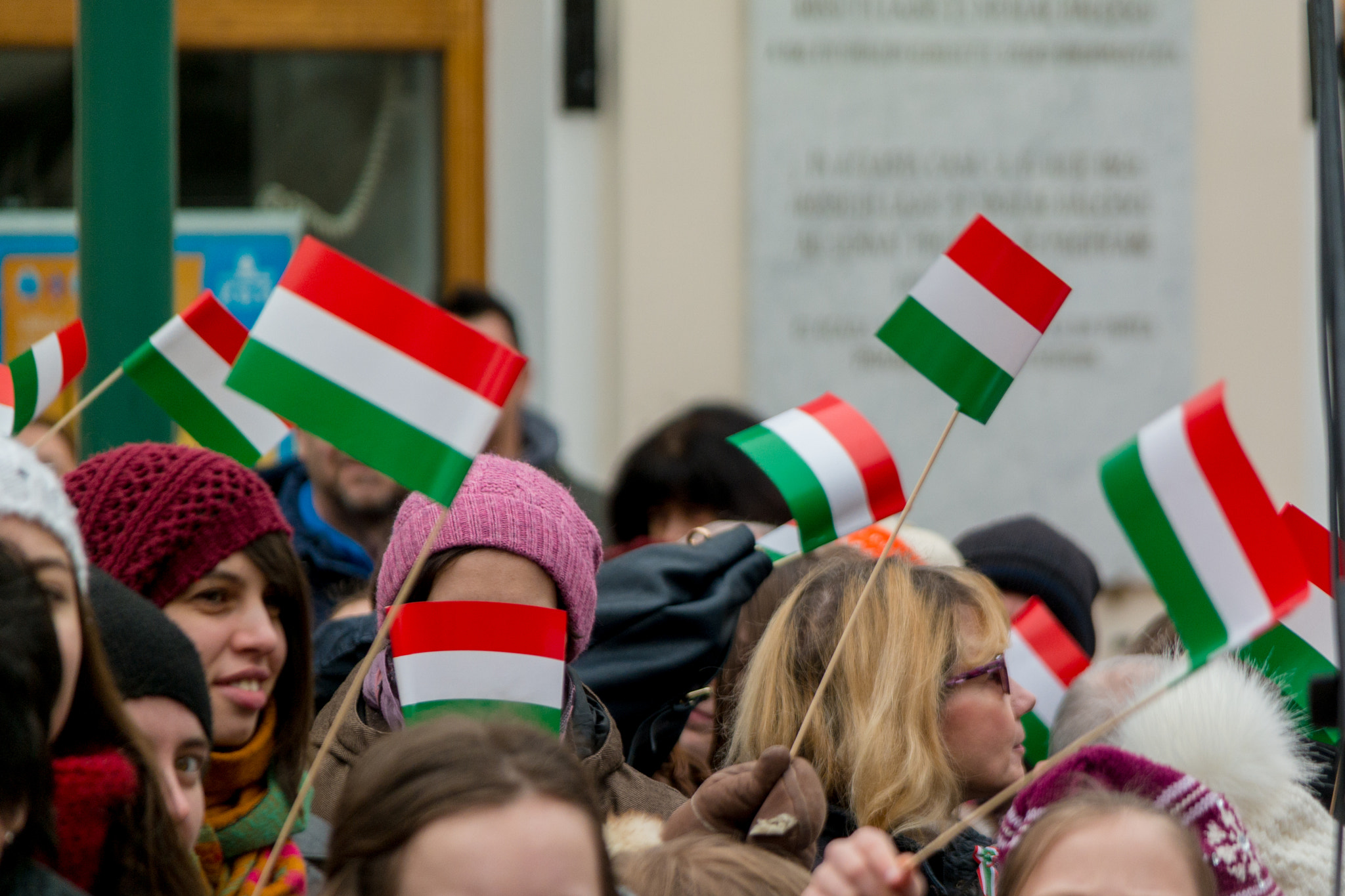 Samsung NX300 + Samsung NX 50-200mm F4-5.6 ED OIS sample photo. Waving hungarian flags photography